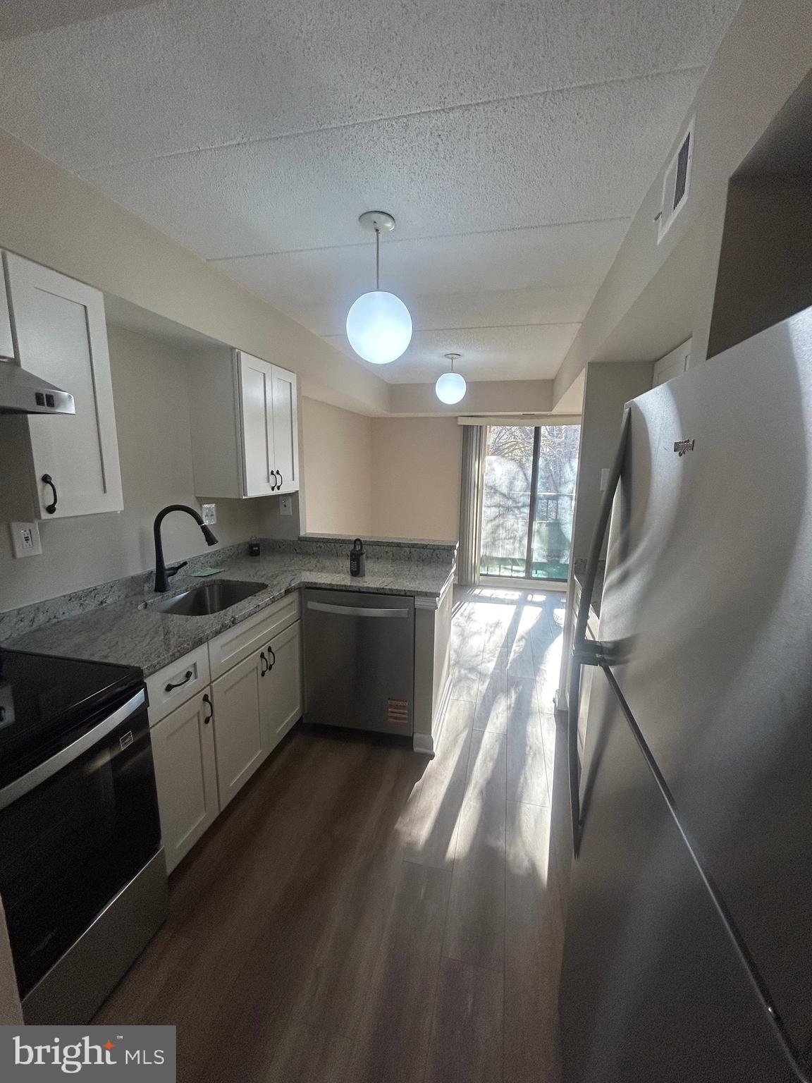 DEERING WOODS - Residential Lease