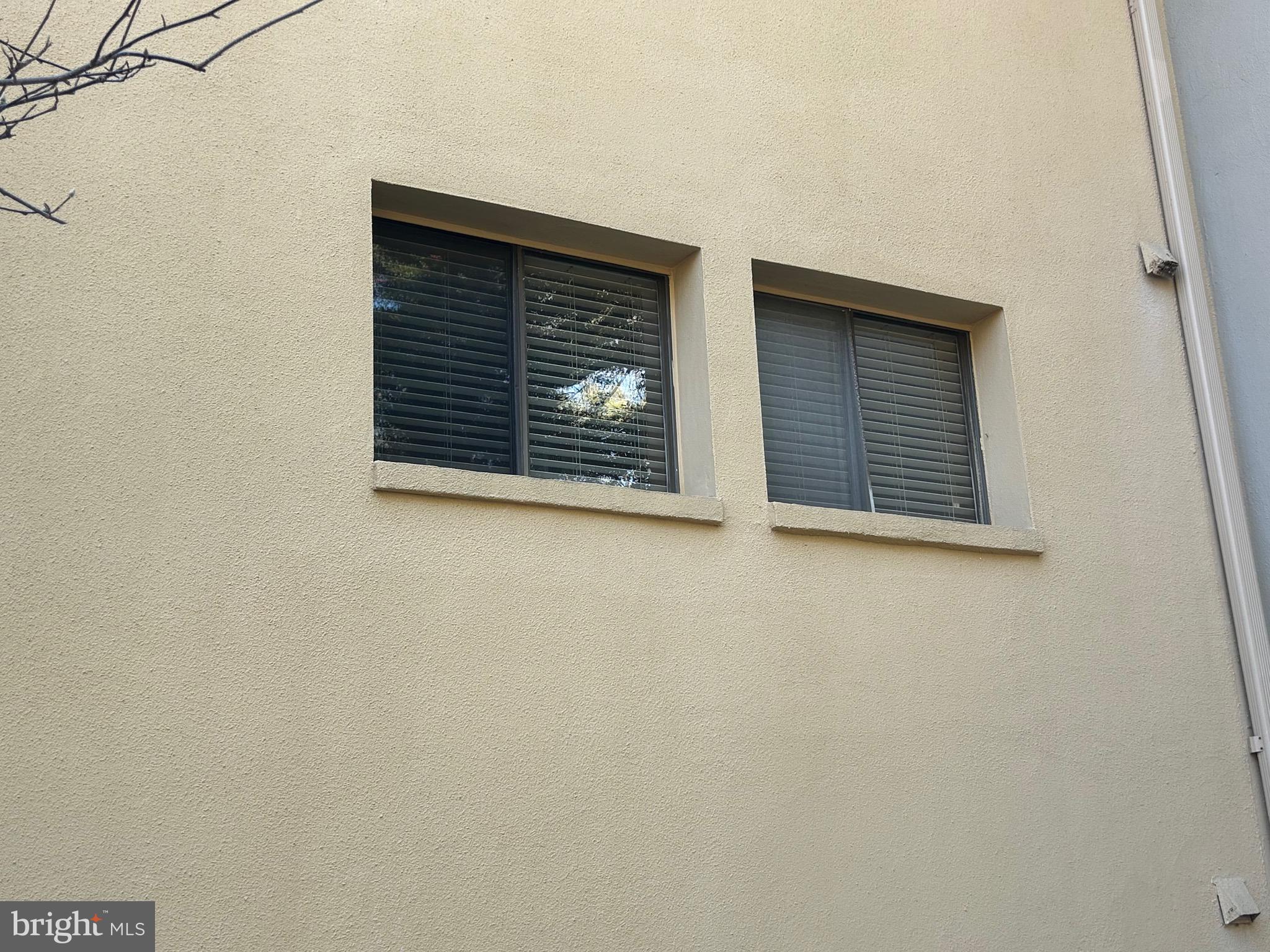 DEERING WOODS - Residential Lease