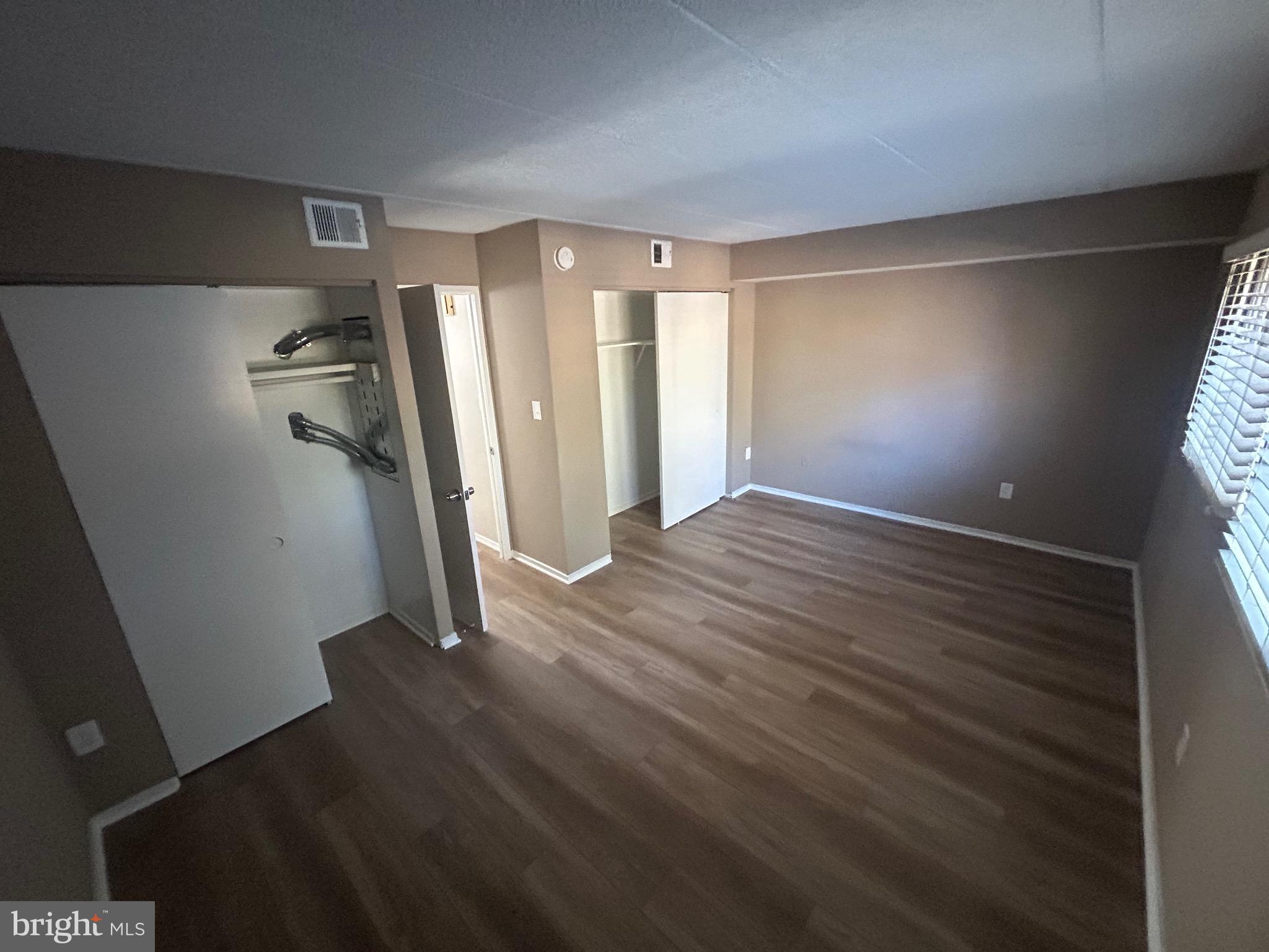 DEERING WOODS - Residential Lease