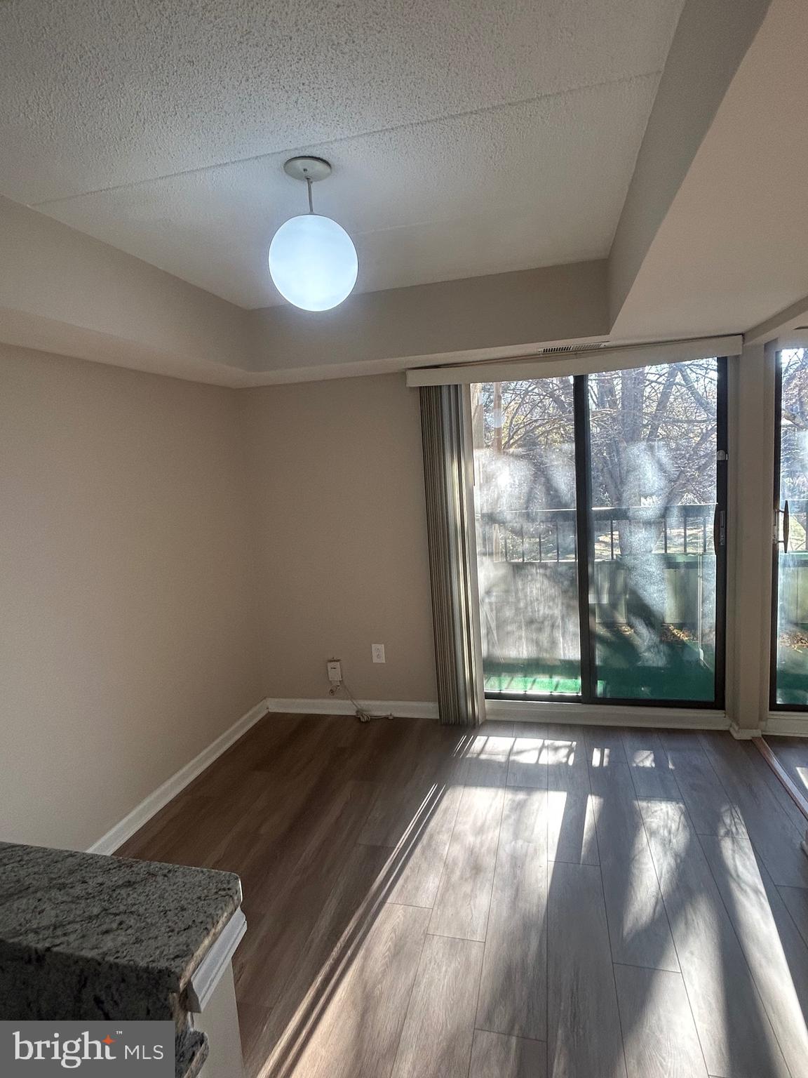 DEERING WOODS - Residential Lease