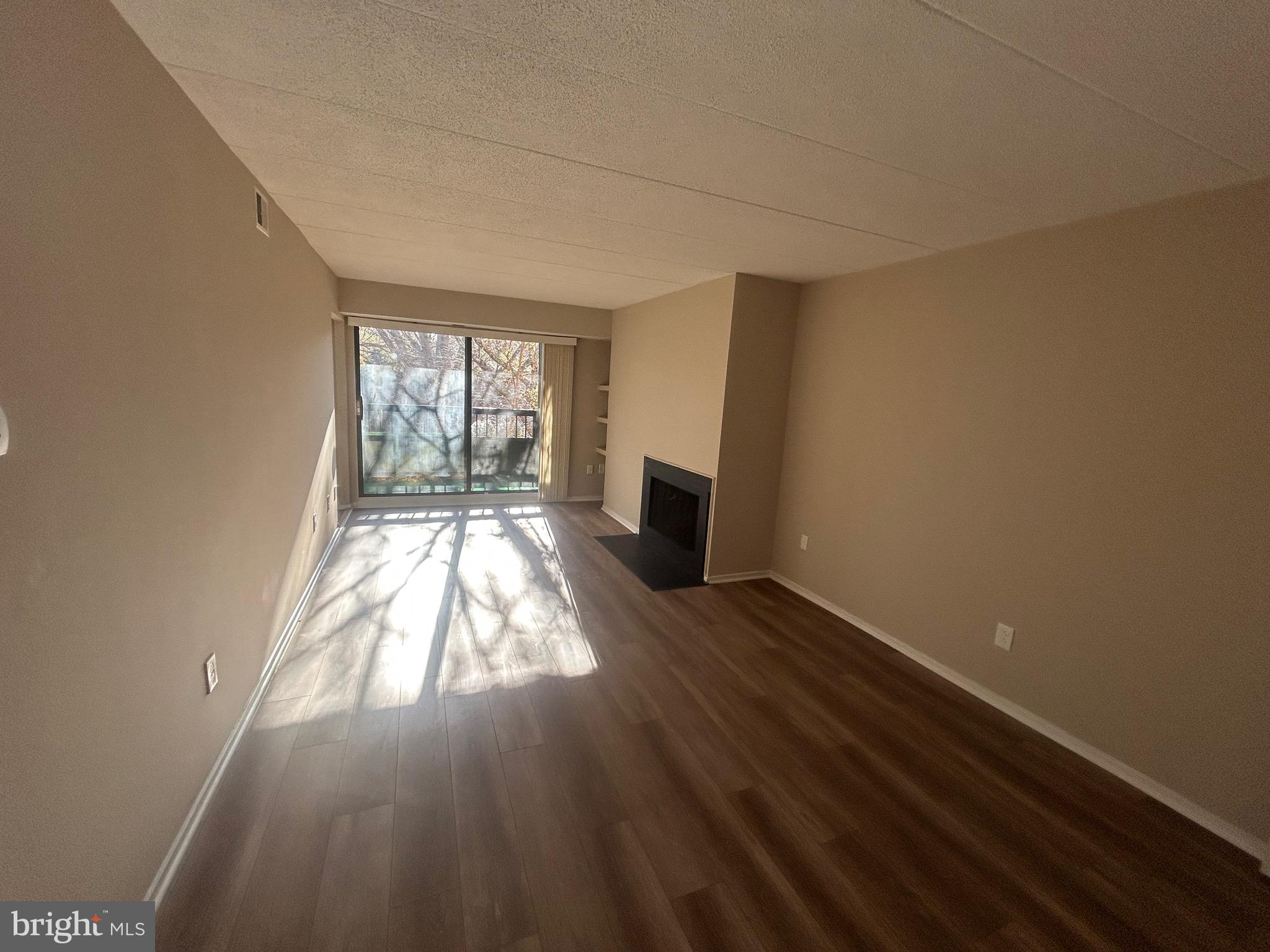 DEERING WOODS - Residential Lease