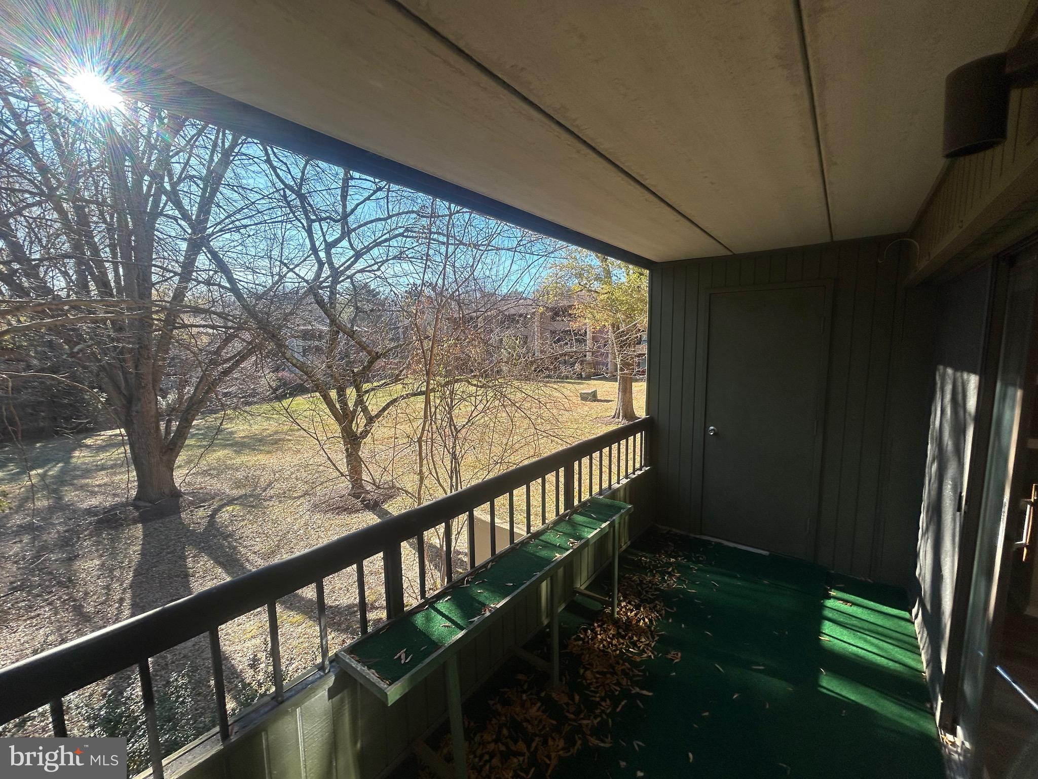 DEERING WOODS - Residential Lease