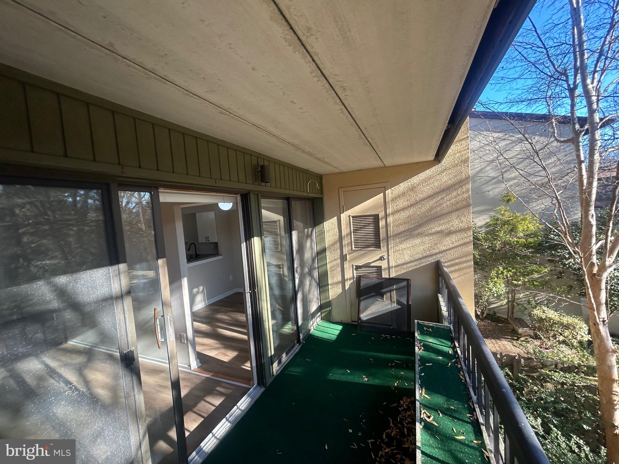 DEERING WOODS - Residential Lease