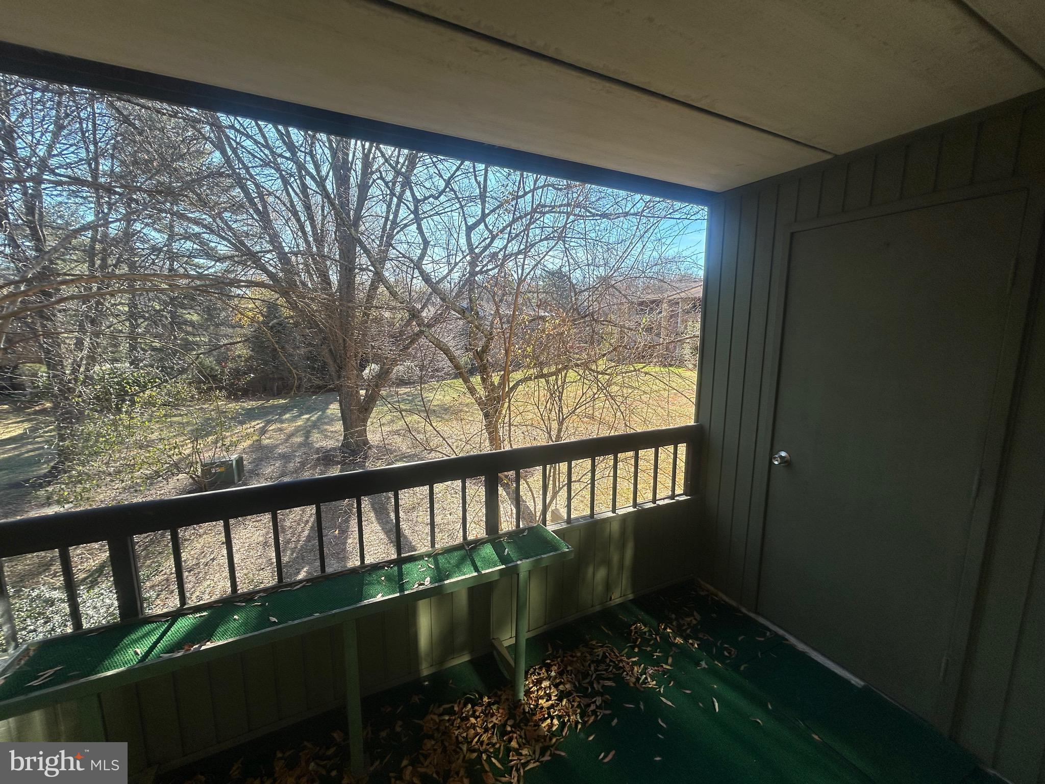 DEERING WOODS - Residential Lease