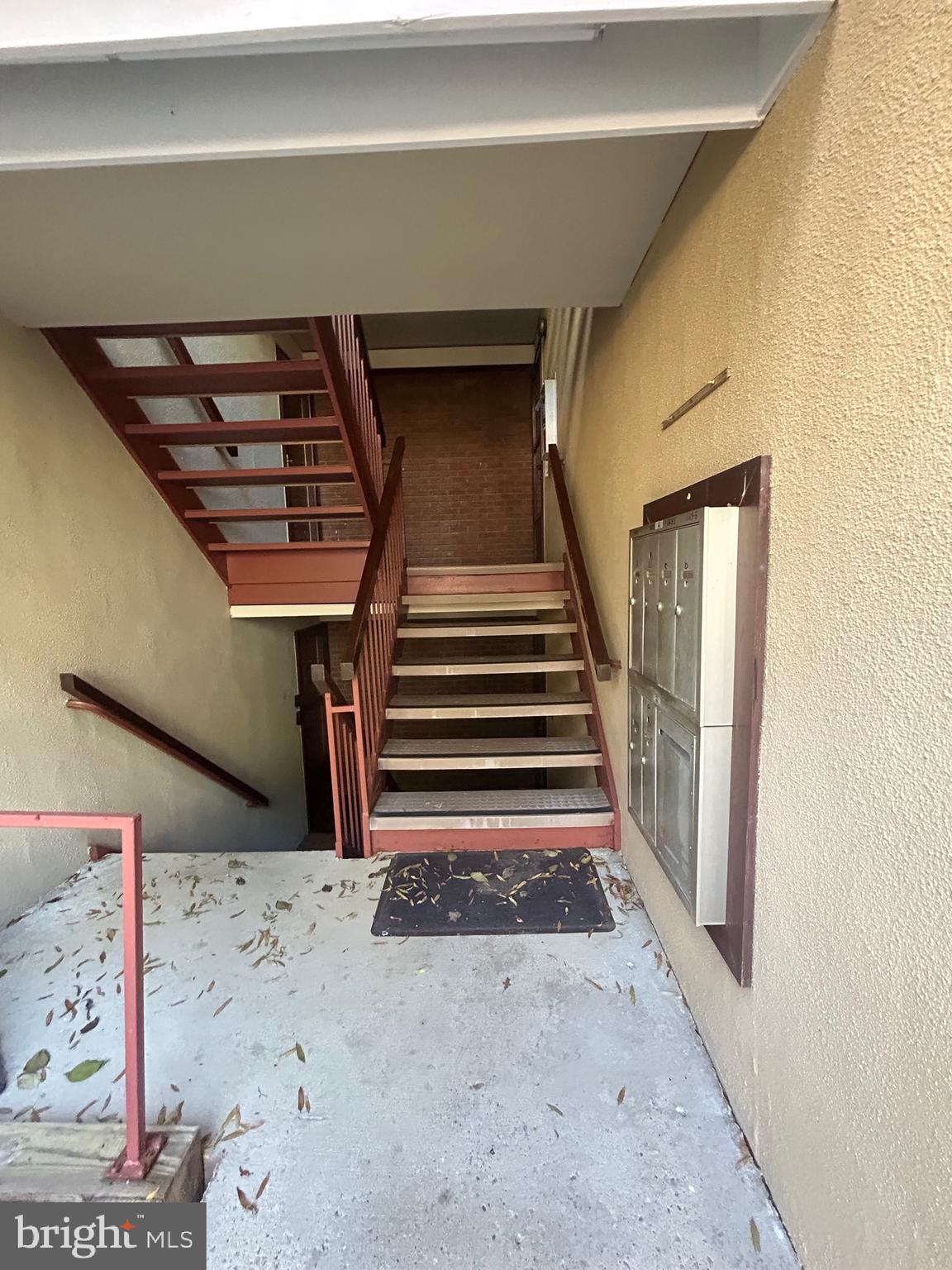 DEERING WOODS - Residential Lease