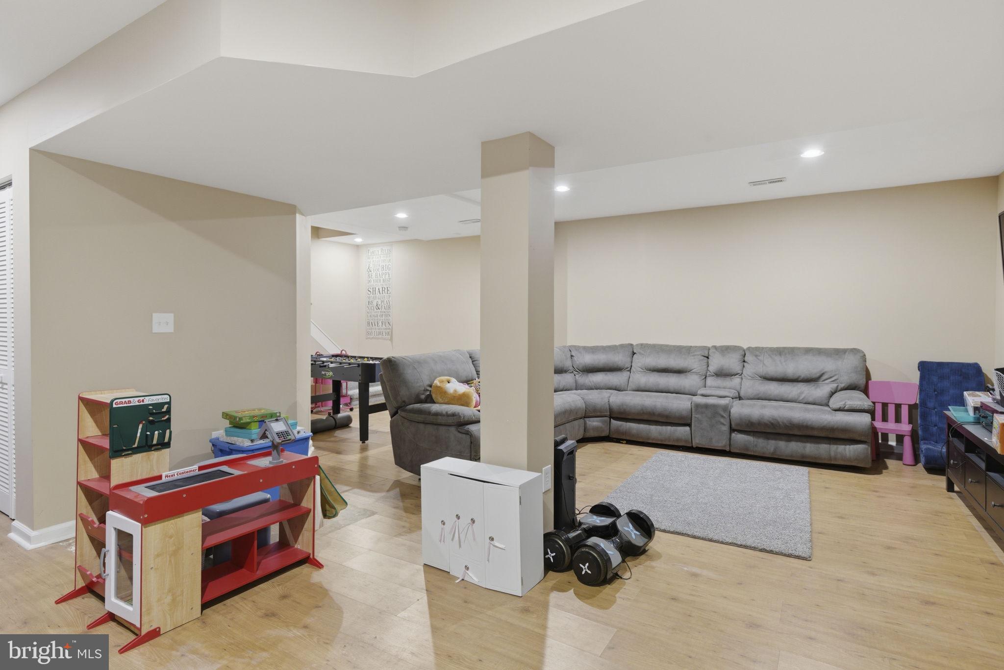 VALEWOOD ESTATES - Residential