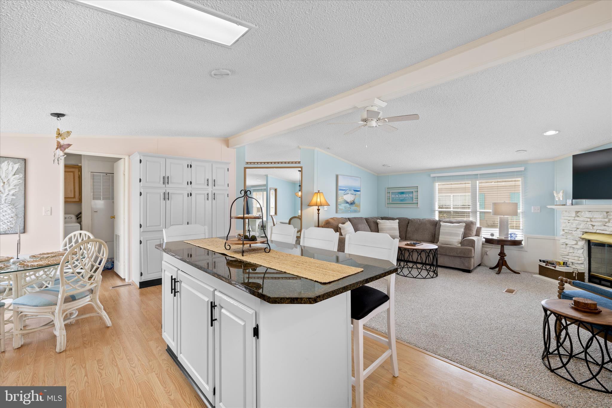 ANGOLA BEACH - Residential