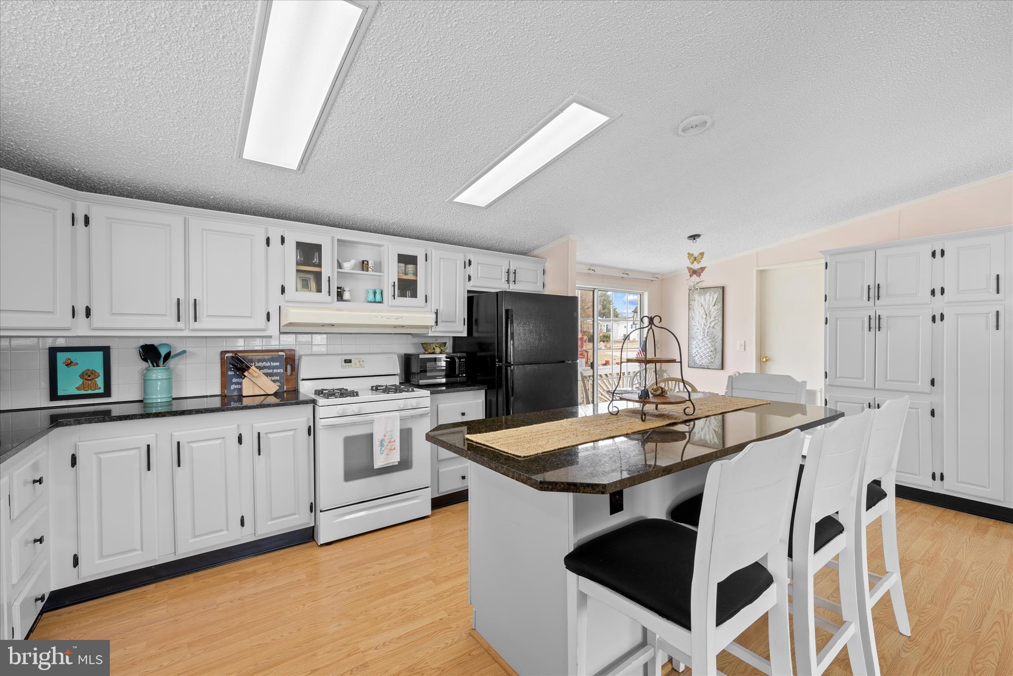 ANGOLA BEACH - Residential