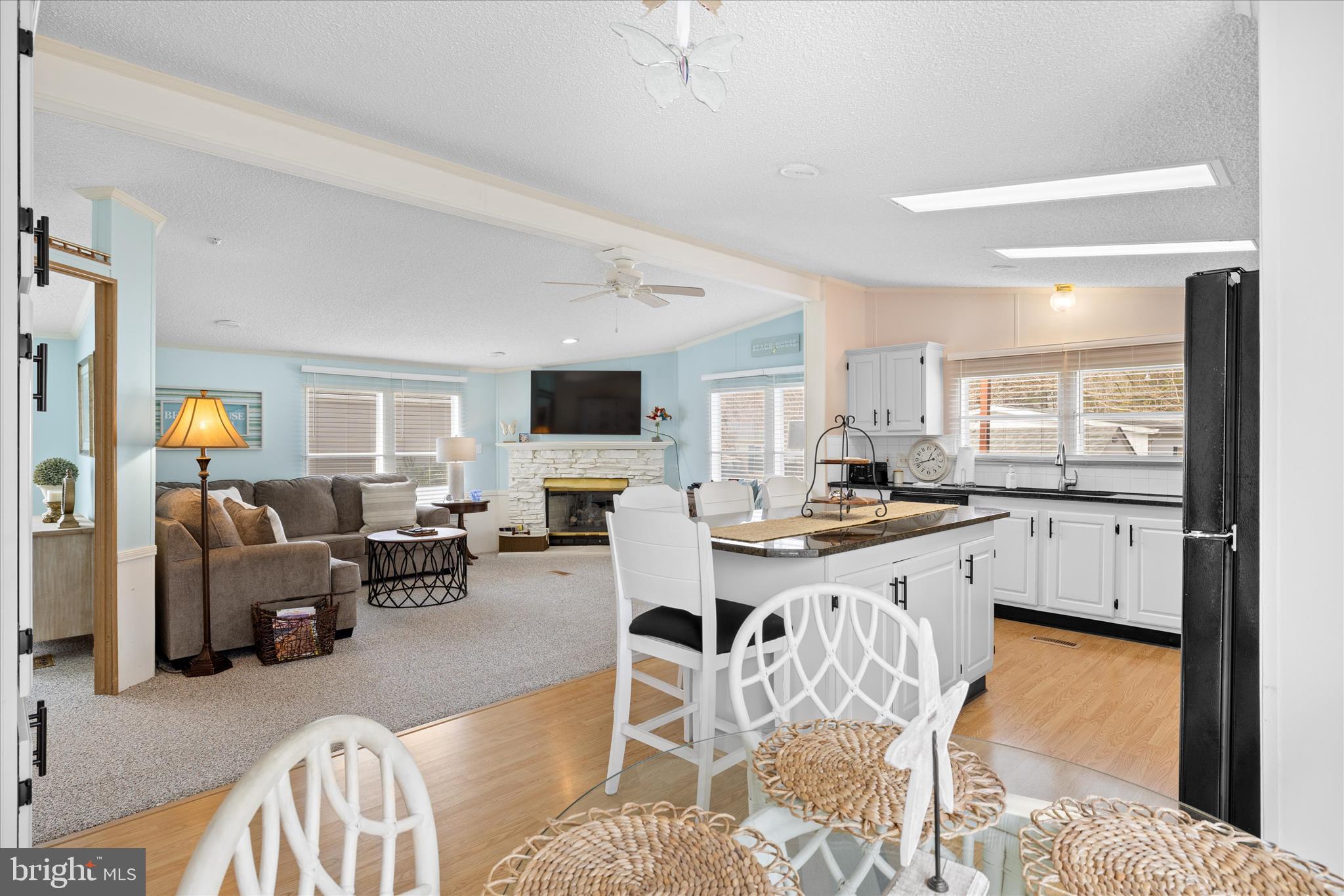 ANGOLA BEACH - Residential