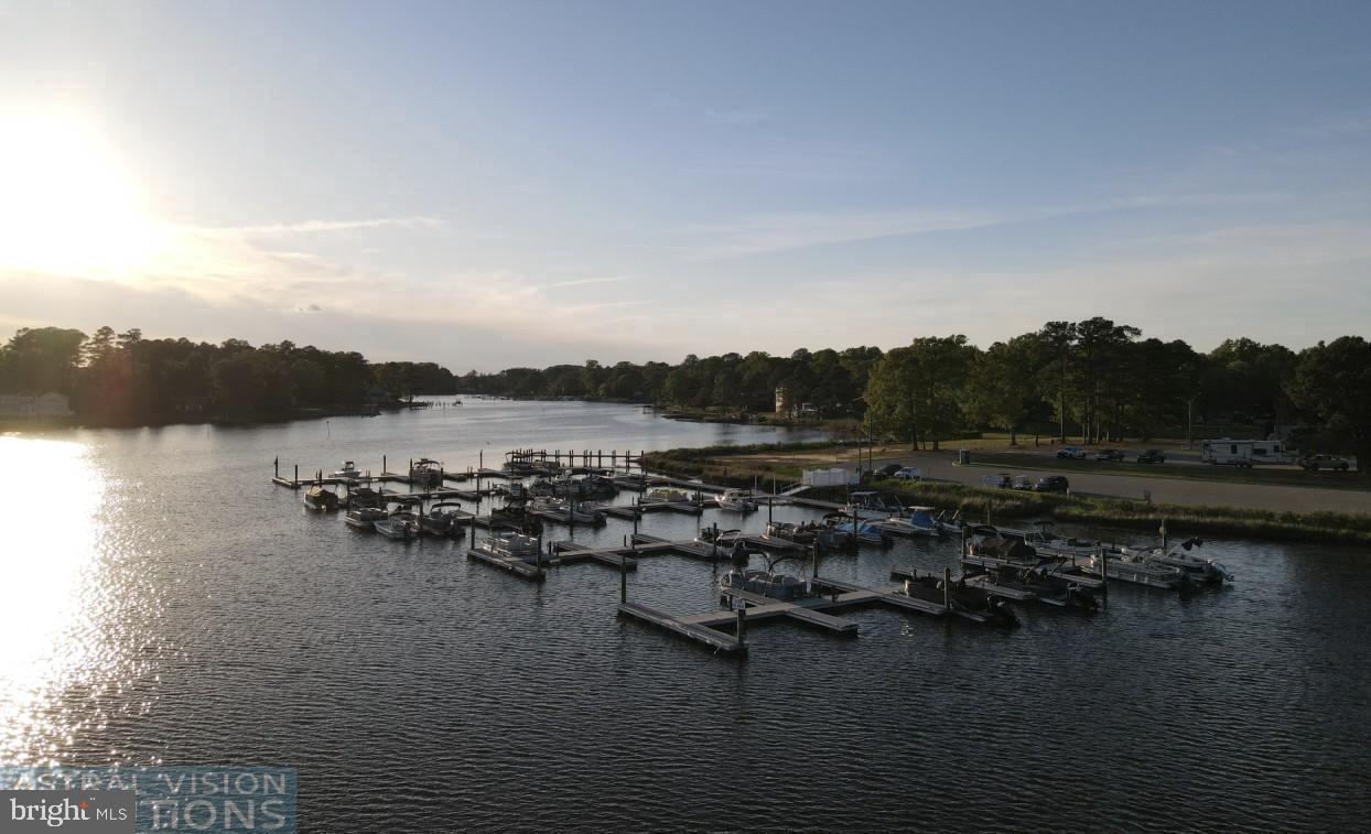 ANGOLA BEACH - Residential