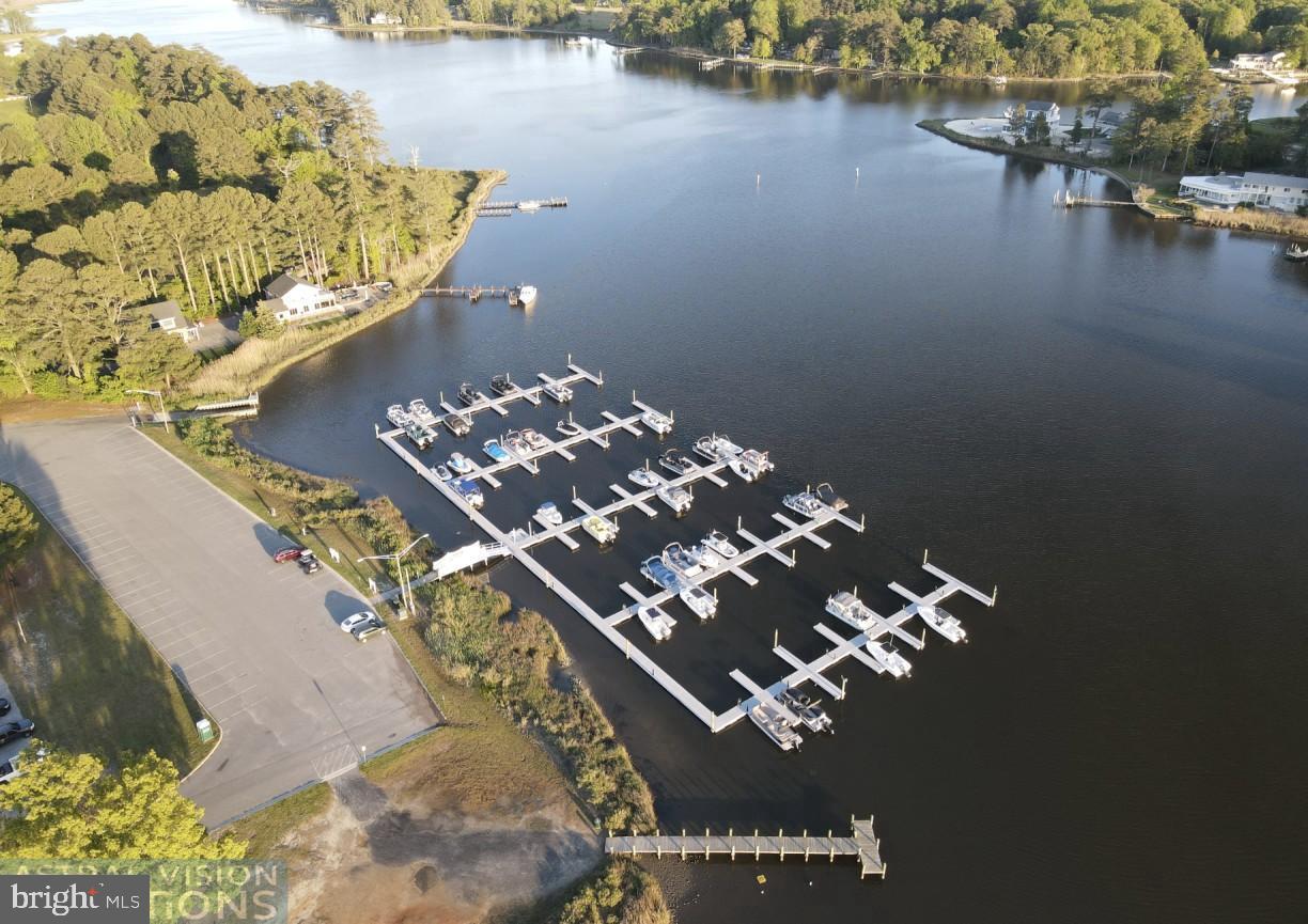 ANGOLA BEACH - Residential