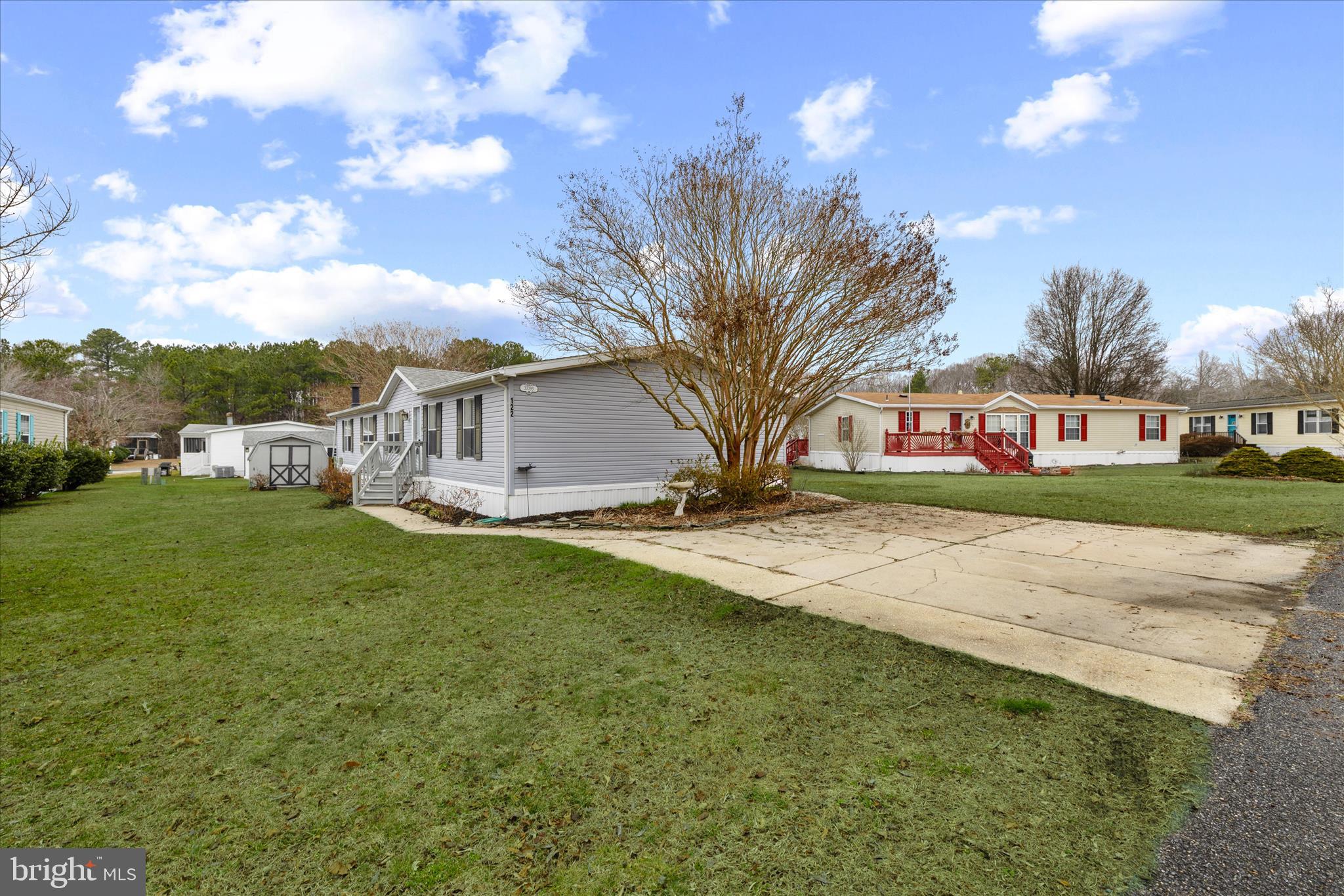 ANGOLA BEACH - Residential