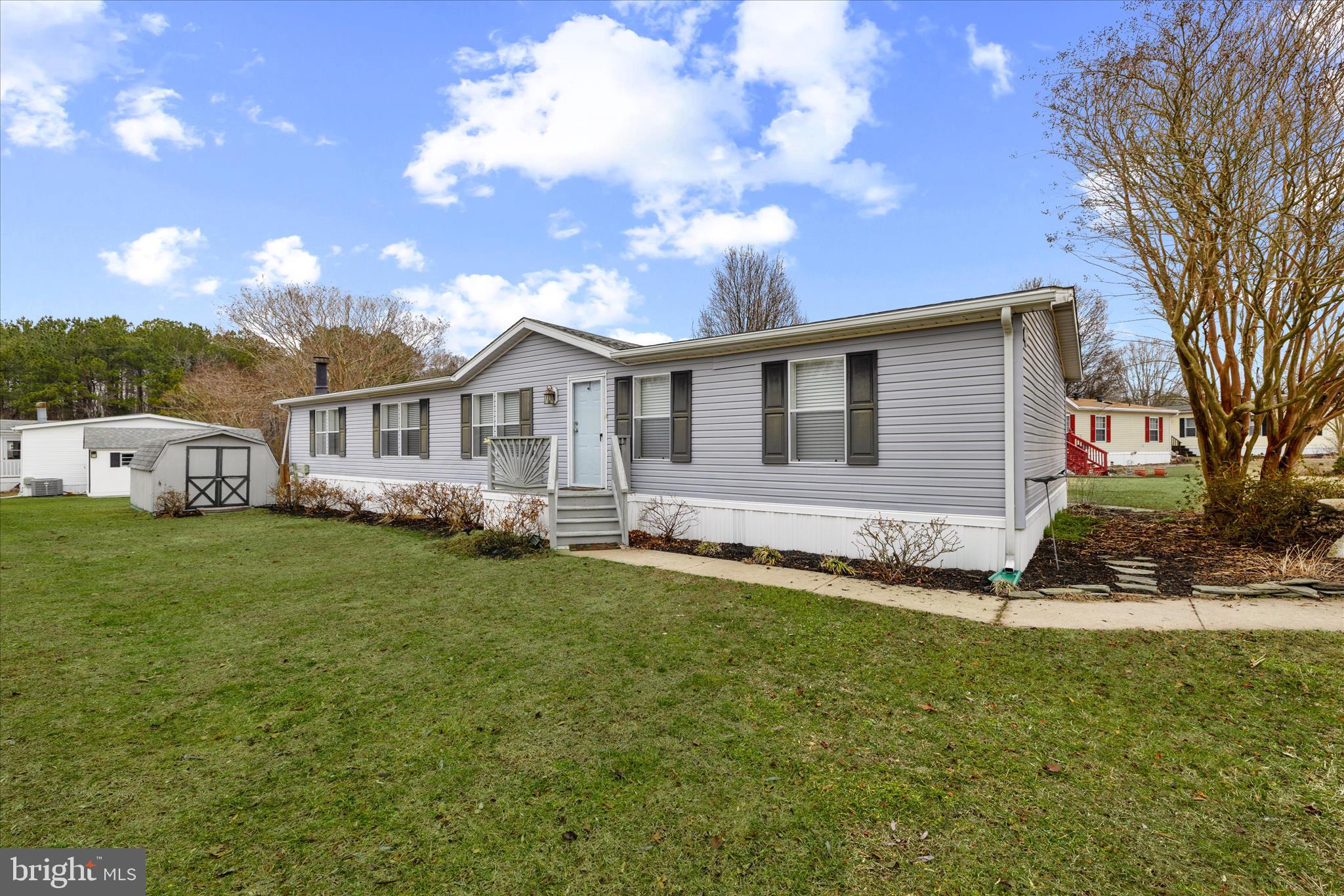 ANGOLA BEACH - Residential