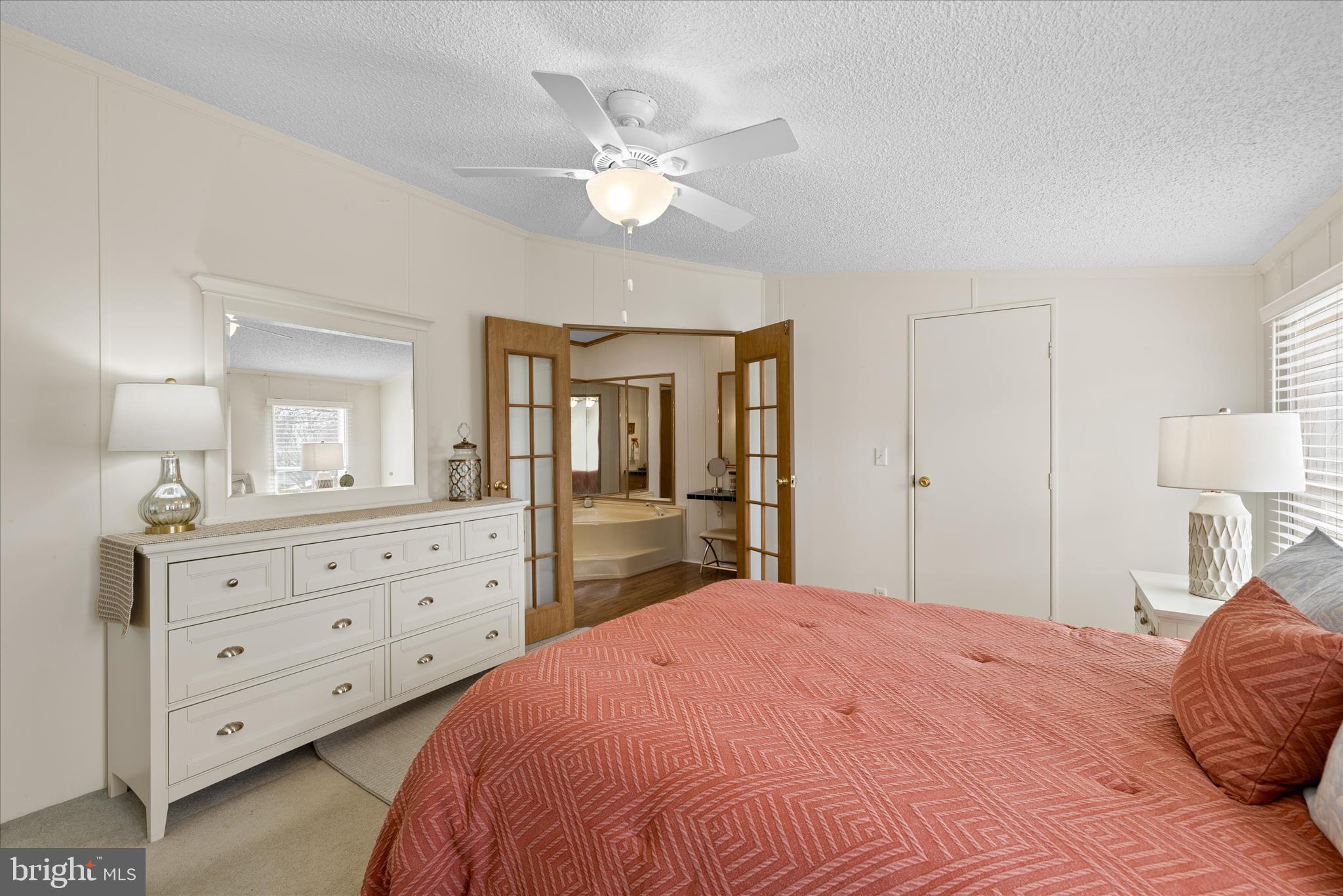 ANGOLA BEACH - Residential