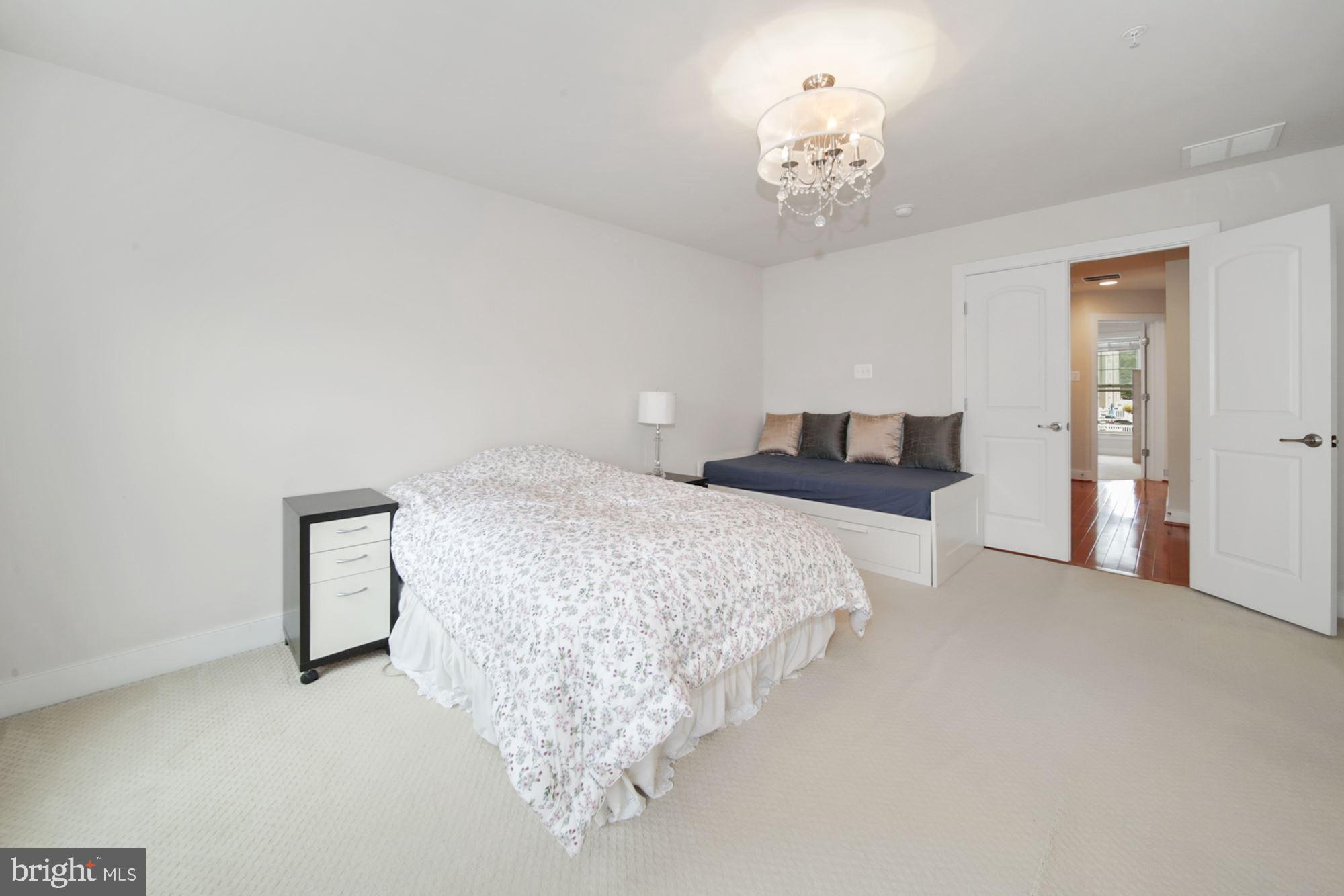 CROWN FARM - Residential Lease