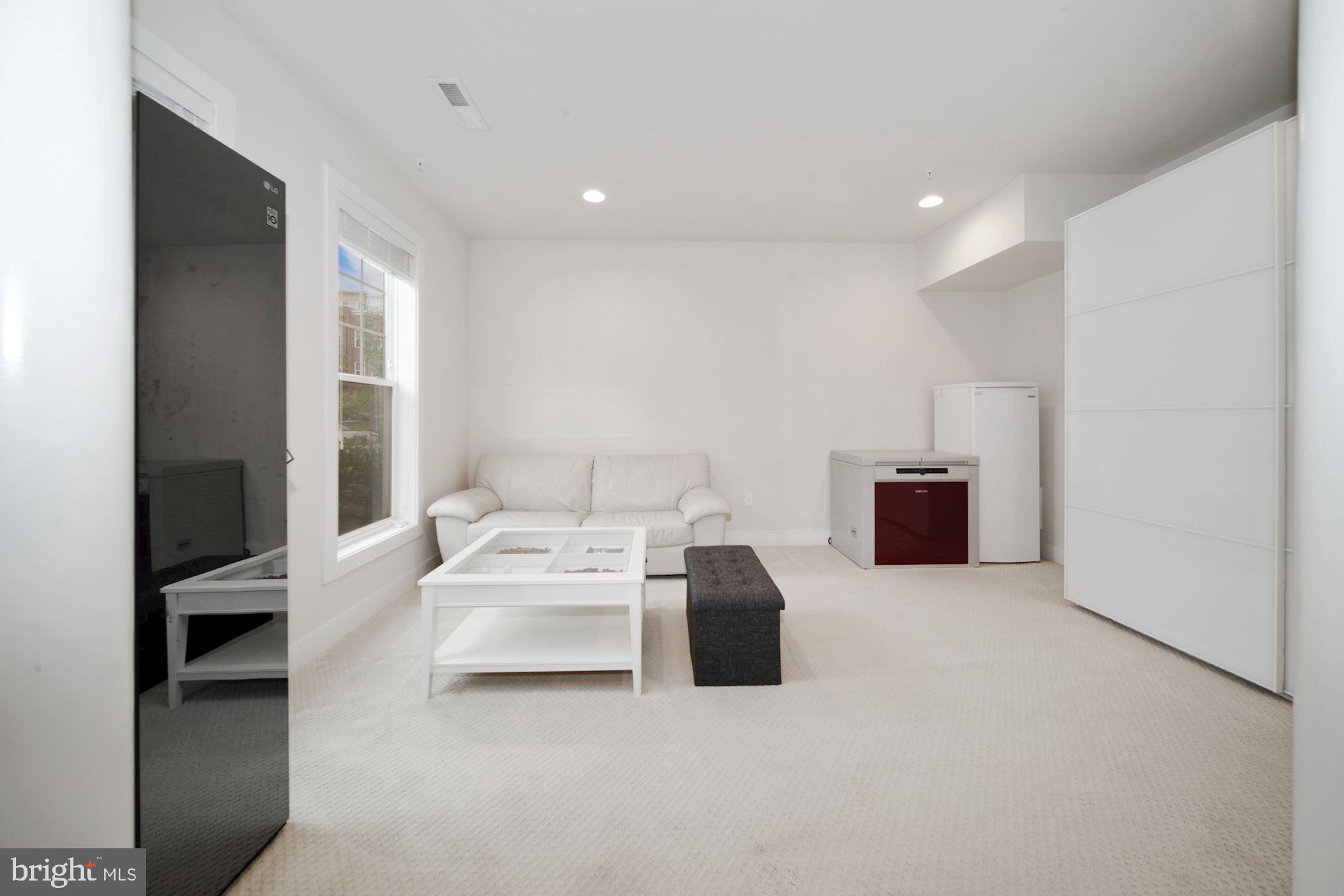 CROWN FARM - Residential Lease