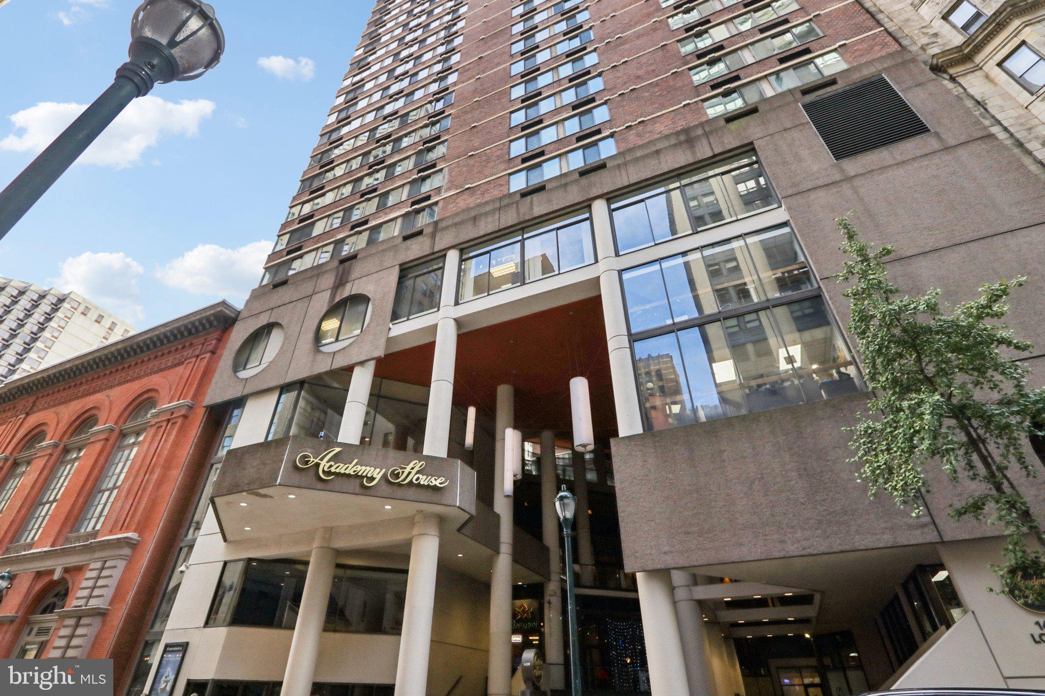 AVENUE OF THE ARTS - Residential