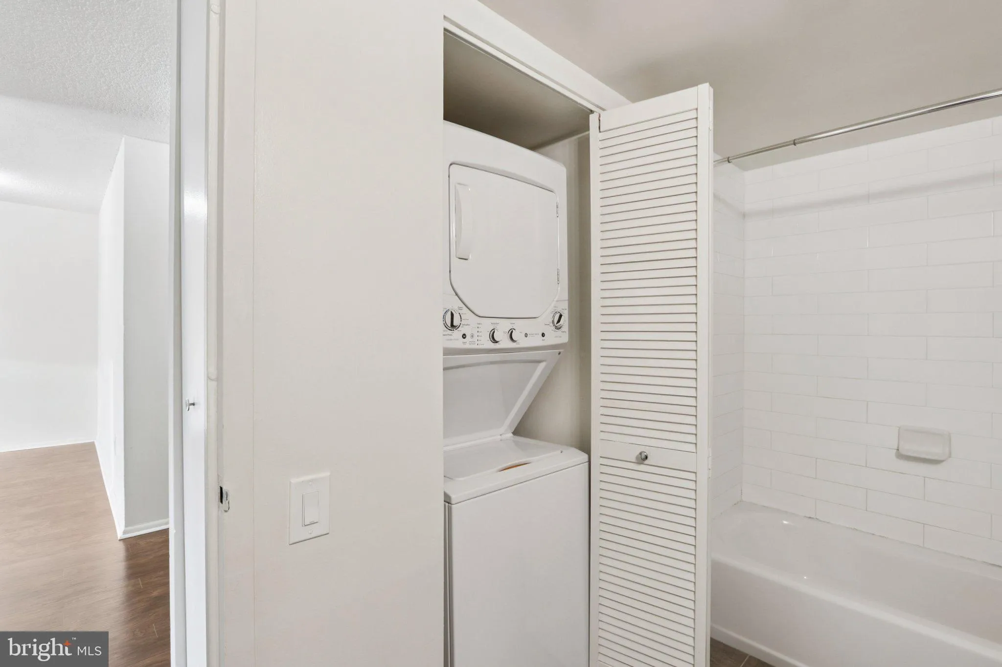 Philadelphia, Pennsylvania 19102, United States, 1 Bedroom Bedrooms, ,1 BathroomBathrooms,Residential,Active,229823