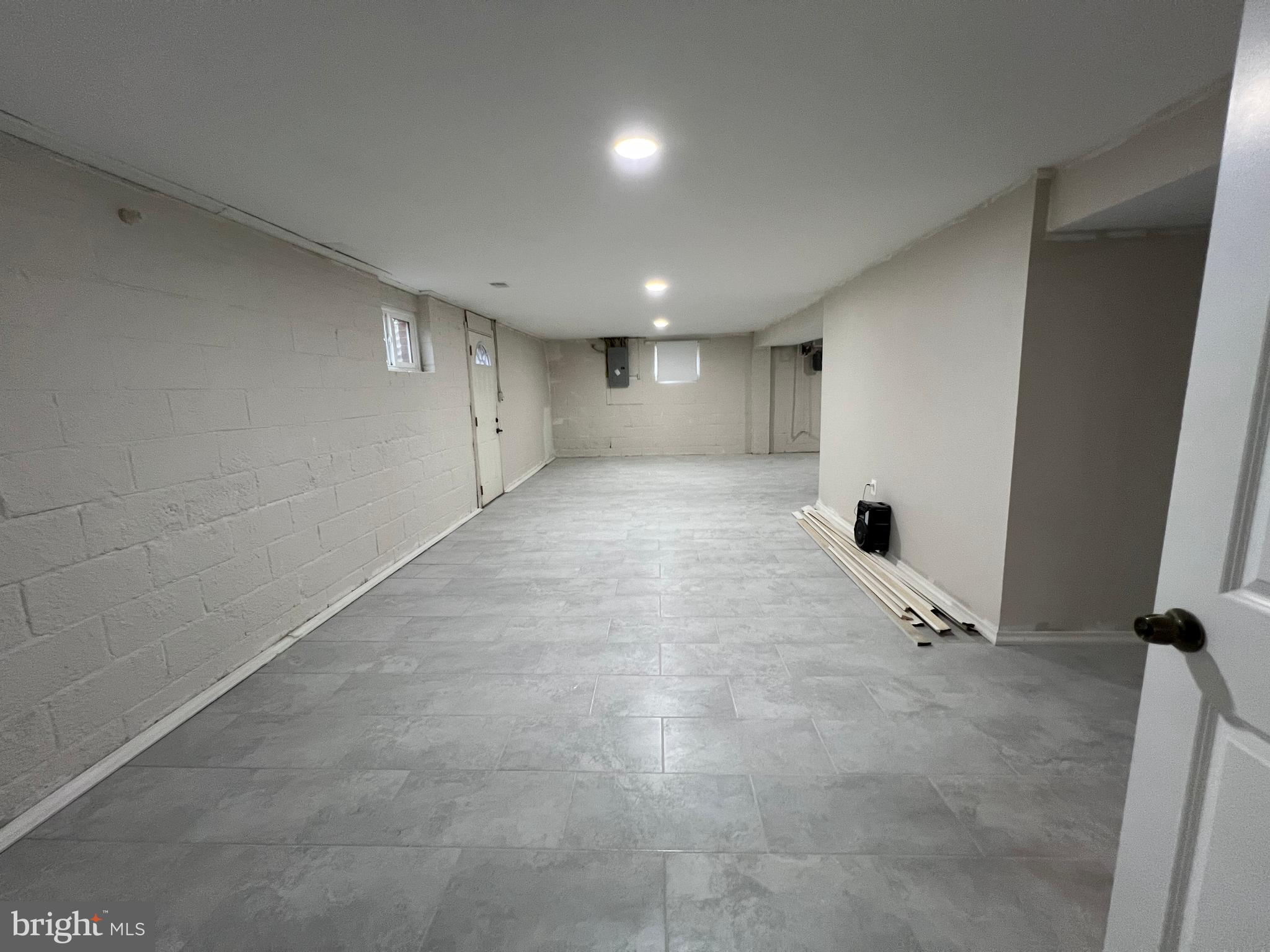 COLLEGE PARK - Residential Lease