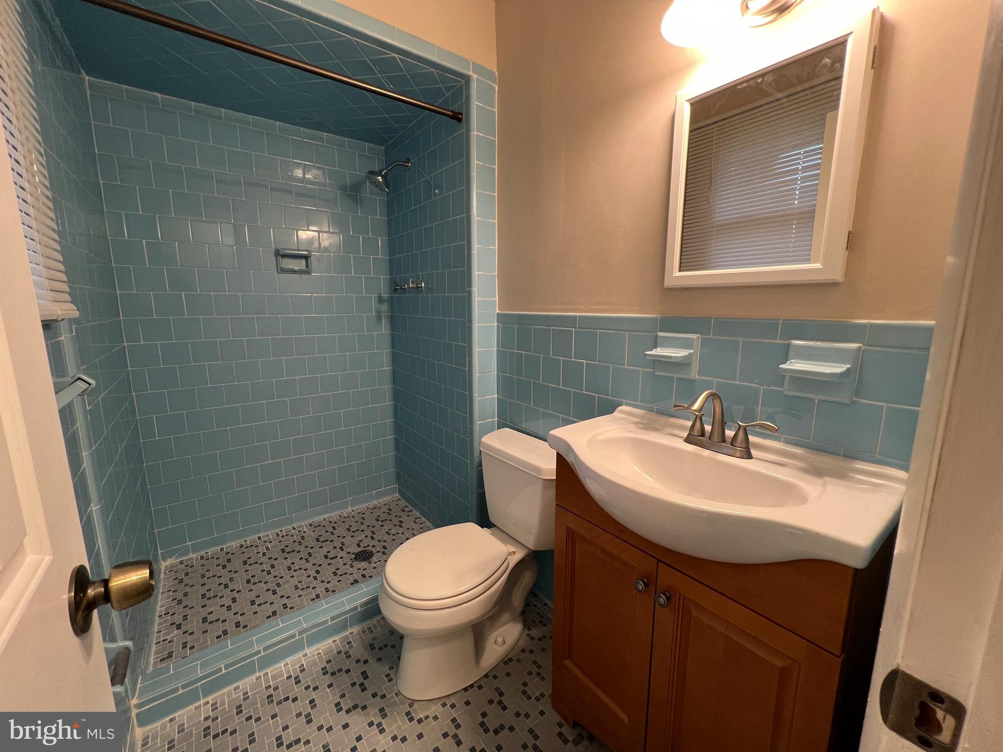 COLLEGE PARK - Residential Lease