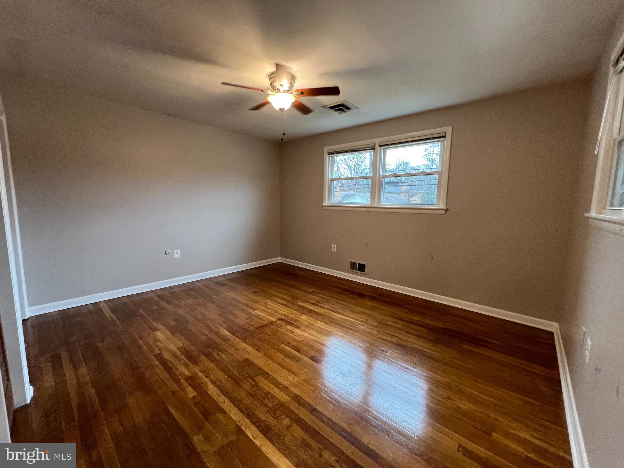 COLLEGE PARK - Residential Lease