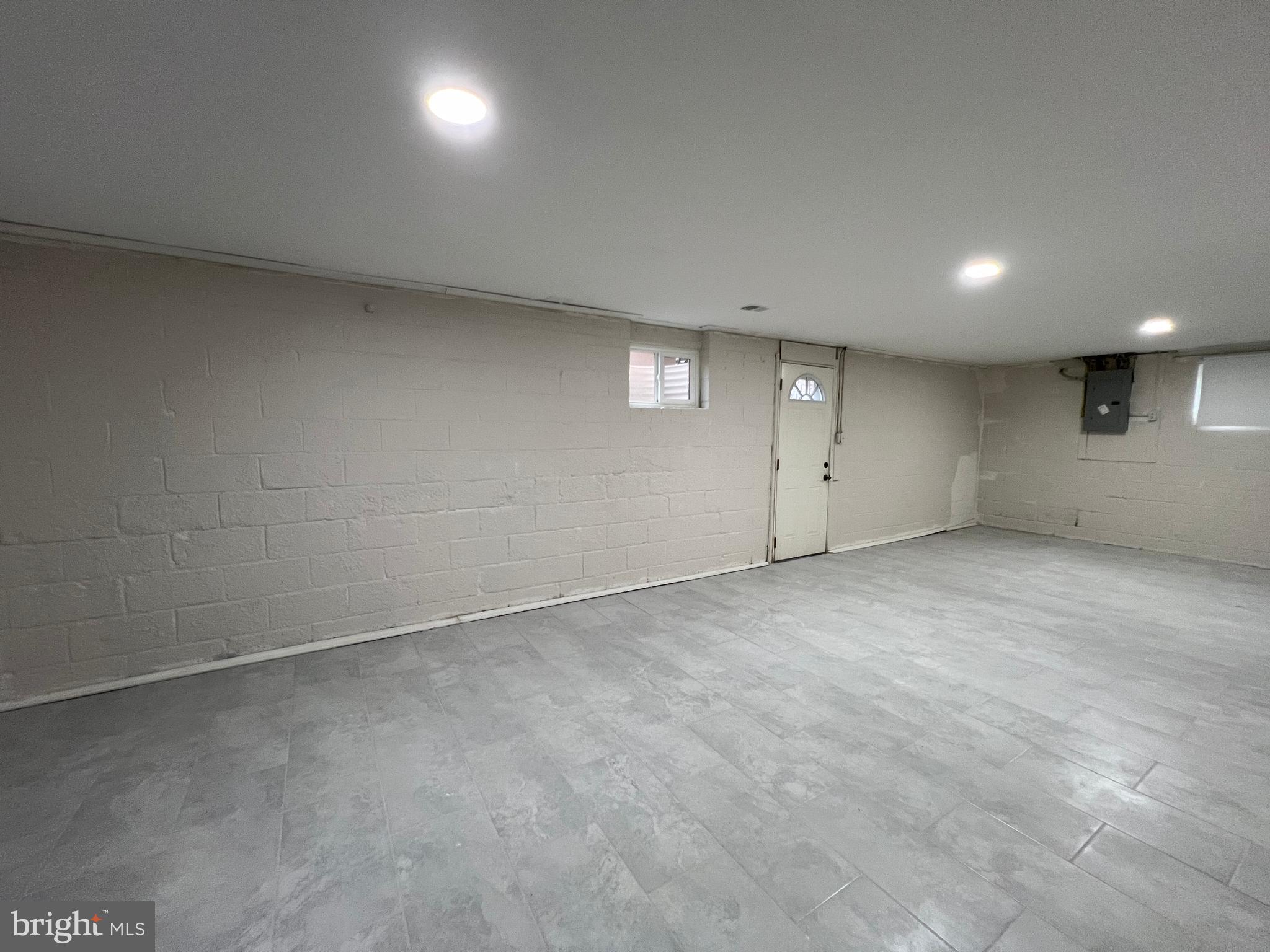 COLLEGE PARK - Residential Lease