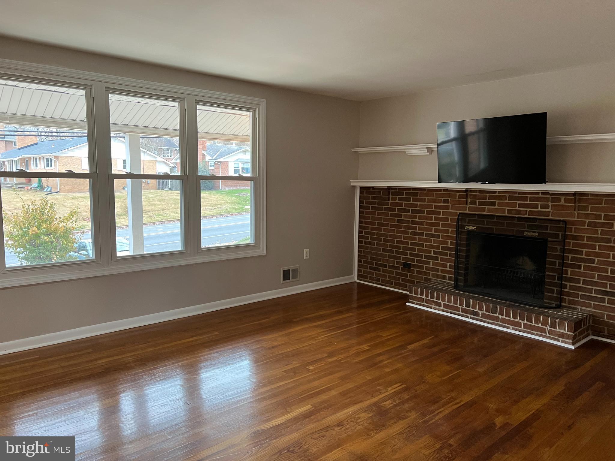 COLLEGE PARK - Residential Lease