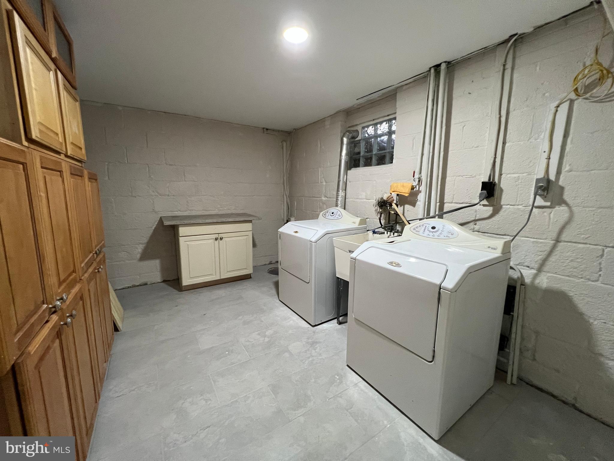 COLLEGE PARK - Residential Lease