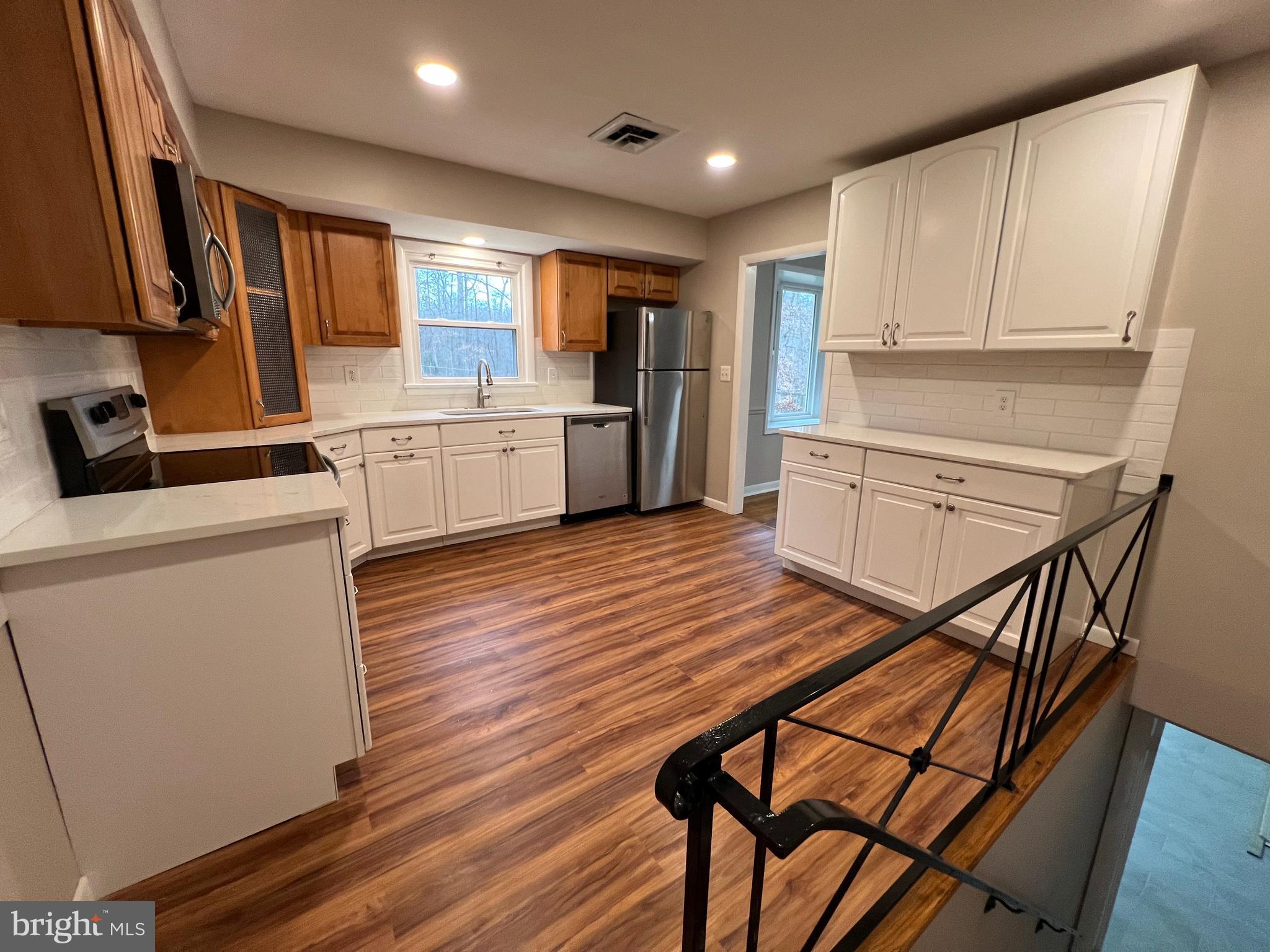 COLLEGE PARK - Residential Lease