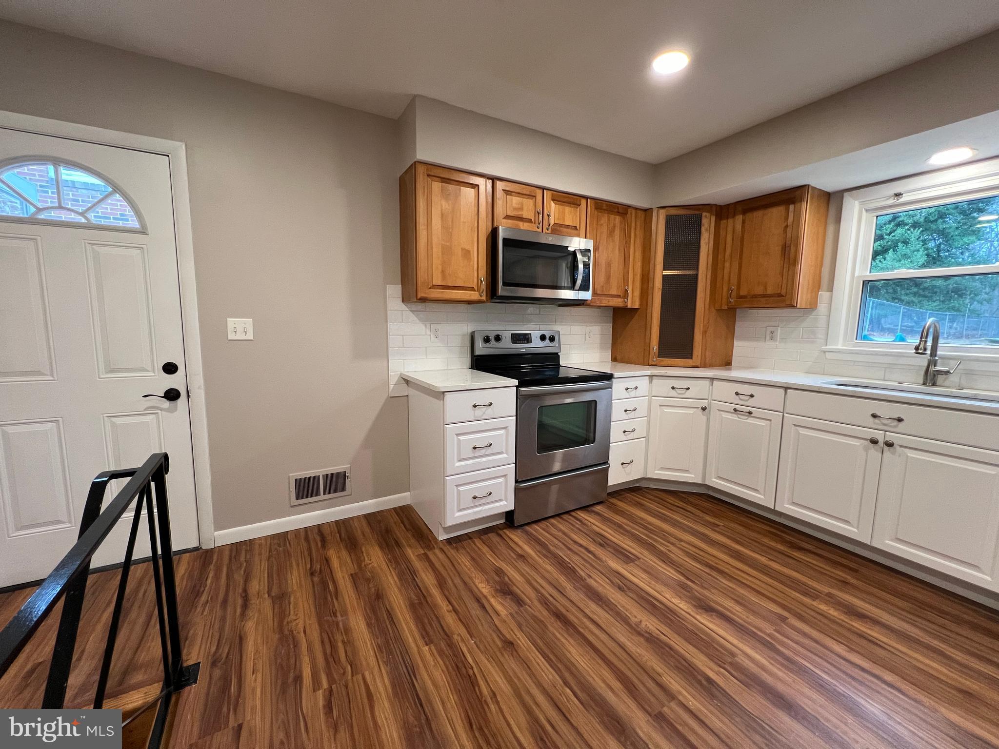 COLLEGE PARK - Residential Lease