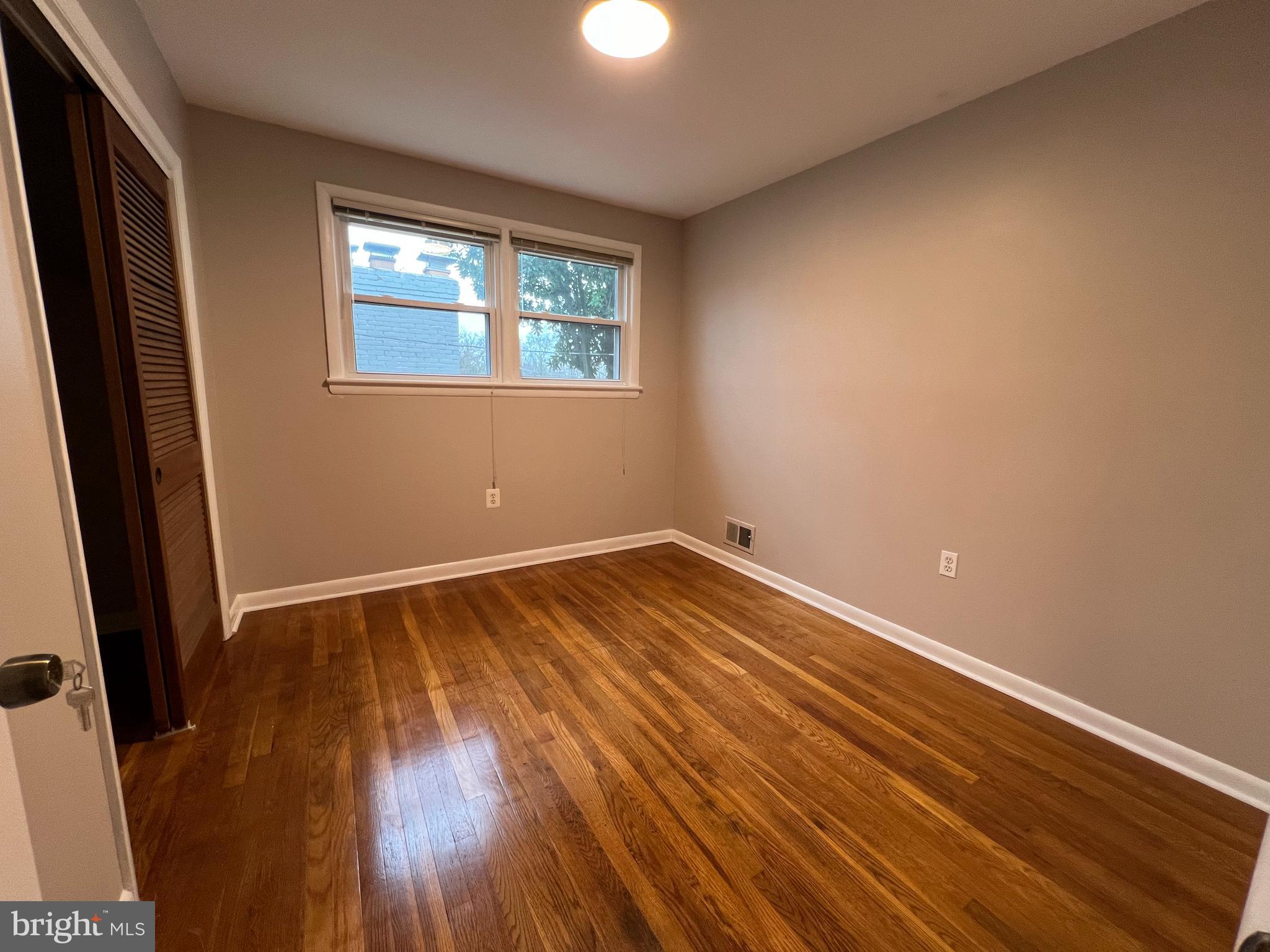 COLLEGE PARK - Residential Lease