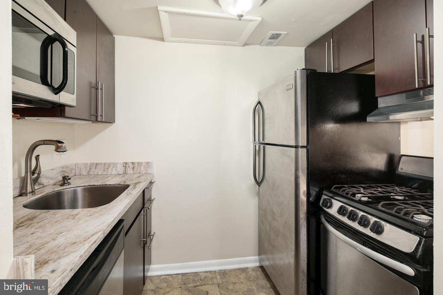 RITTENHOUSE SQUARE - Residential Lease