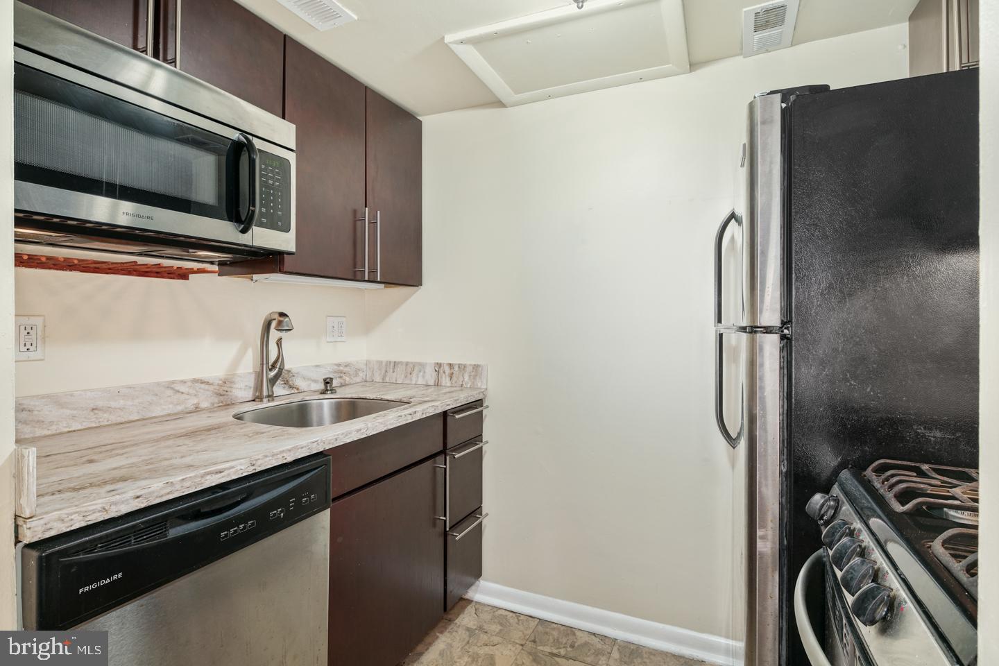 RITTENHOUSE SQUARE - Residential Lease