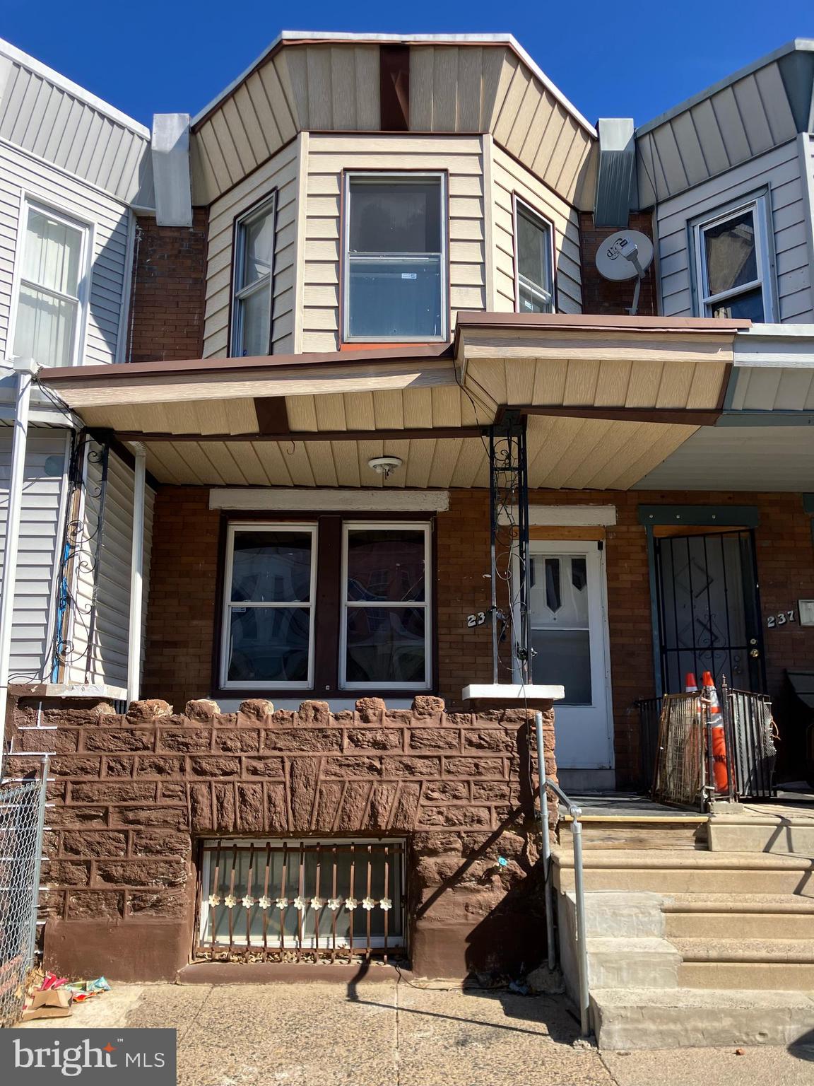Calling all Investors and/or handyman homebuyers. Welcome to this fixer upper in need of TLC and upgrading. Property is a 3 bedroom straight thru row home in Olney. Property will be sold in its present condition. No repairs will be done. Easy to show. Property is on a lockbox.