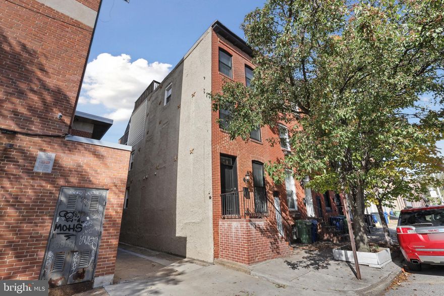 Building Character CHAP Renovation for RENT. 3-Stories PLUS a Finished Lower Level. End-of-Group. PARKING. 2 Roof Decks. The Main Level has a Large Living Room, Dining Room, and Kitchen. The Upper Level includes 2 Bedrooms and 2 Full Baths. The Third Level has a Bedroom, Full Bath, Wet Bar and Direct Access to the Two-Level Roof-Top DECK. Awesome Views of the City Skyline and Marina. The Lower Level Includes 1 Additional Room and Fourth Full Bath. Whole House Audio System. 2-year lease reduces the monthly rent to $3,200.