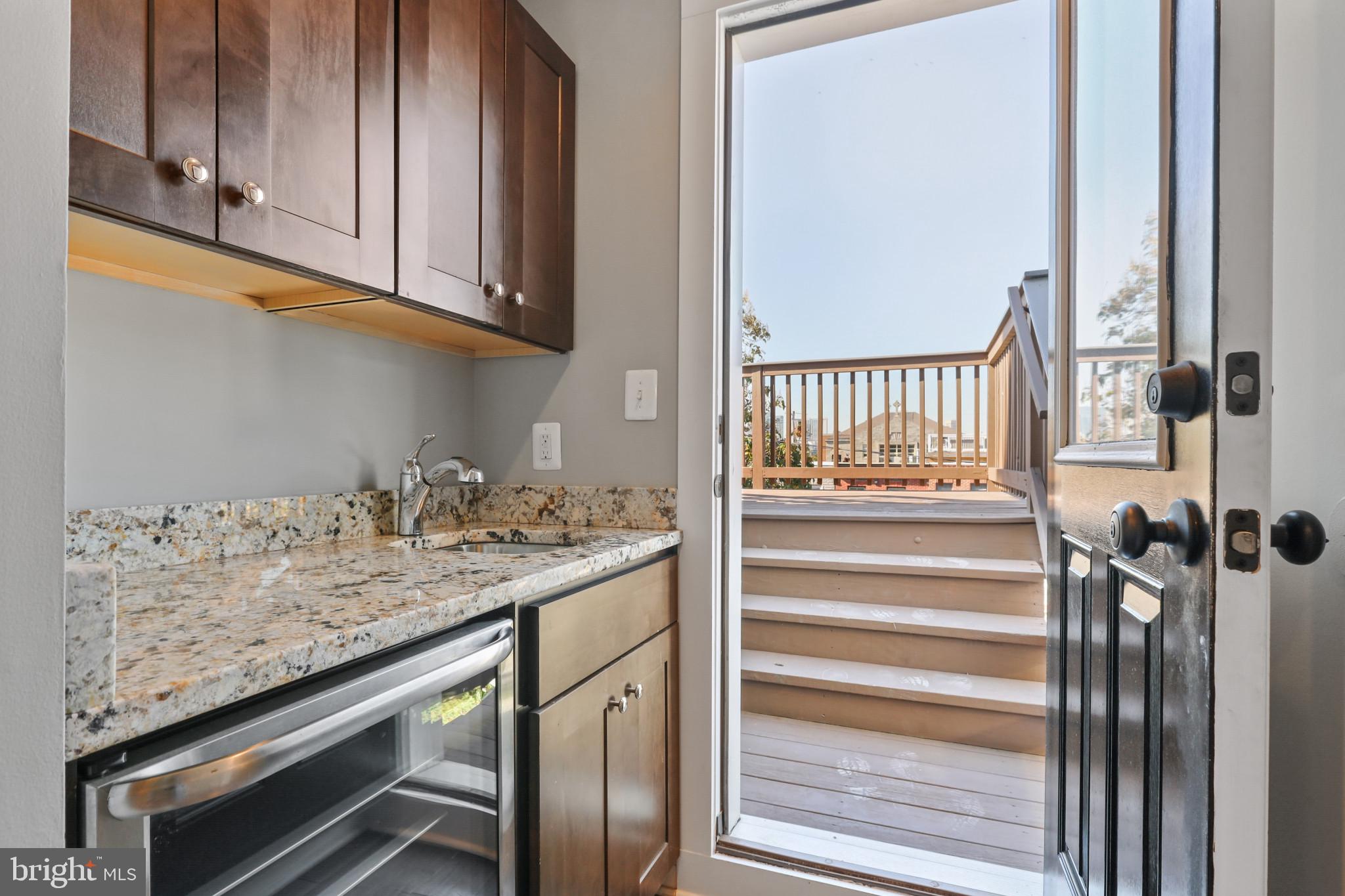 BUTCHERS HILL - Residential Lease