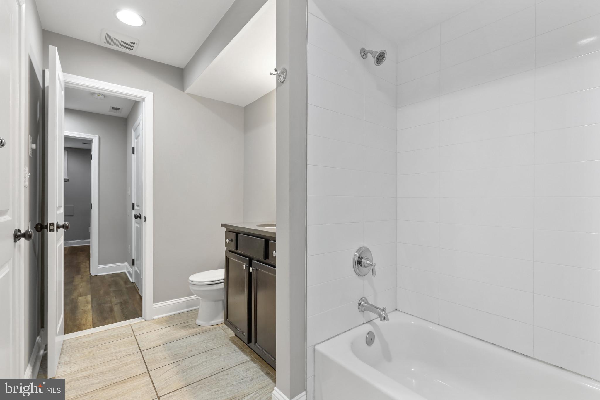 BUTCHERS HILL - Residential Lease