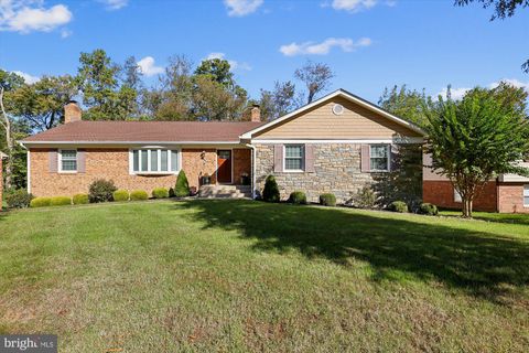 Photo of 11400 Chantilly Lane, BOWIE, MD 20721 (MLS # MDPG2180250) Photo of 11400 Chantilly Lane, BOWIE, MD 20721 (MLS # MDPG2180250)