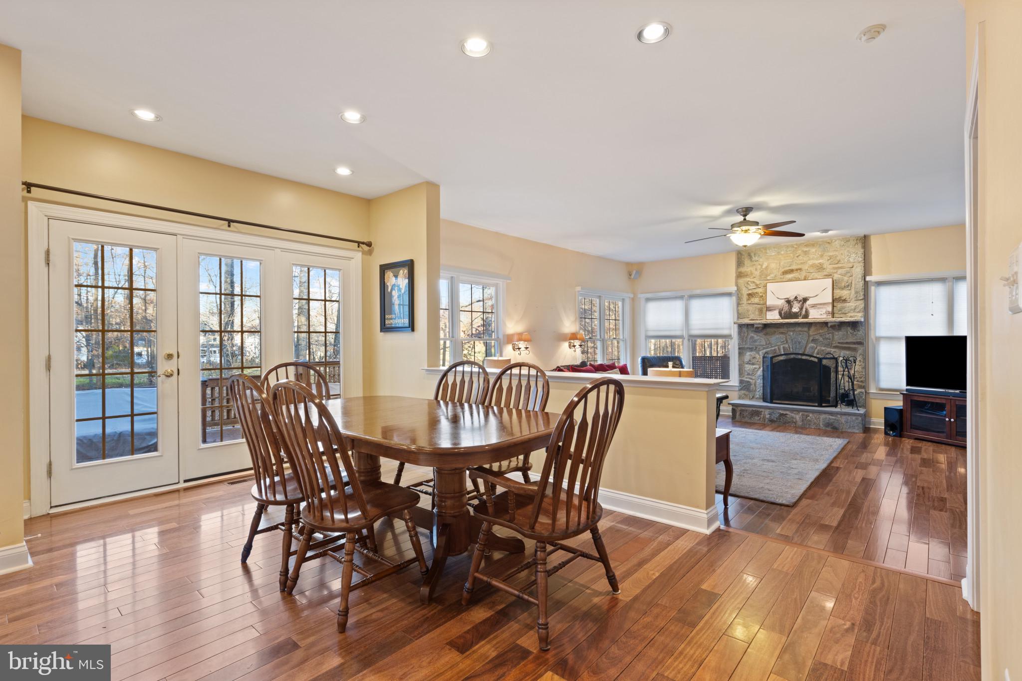 SOUTH RIVER COLONY - Residential