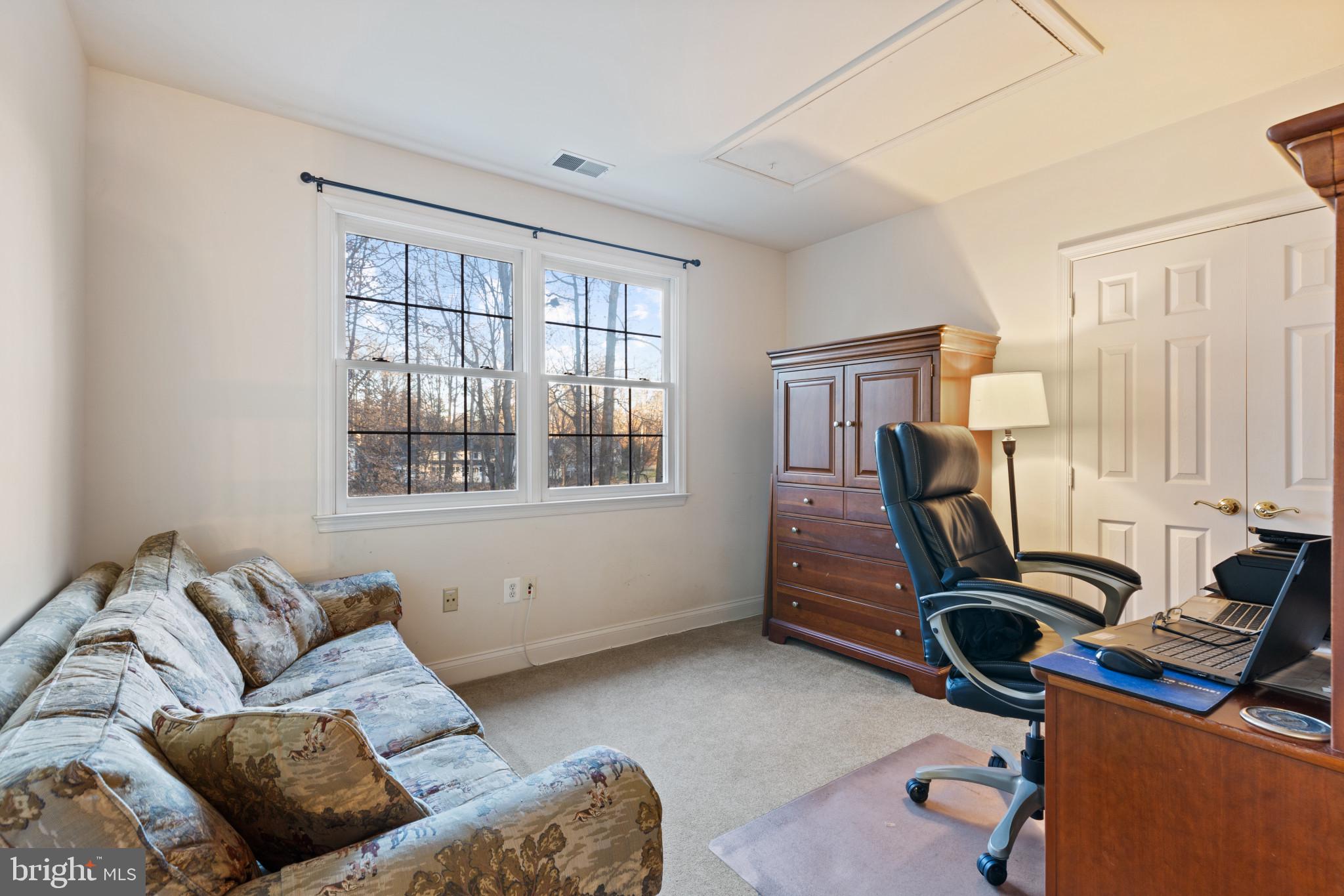 SOUTH RIVER COLONY - Residential