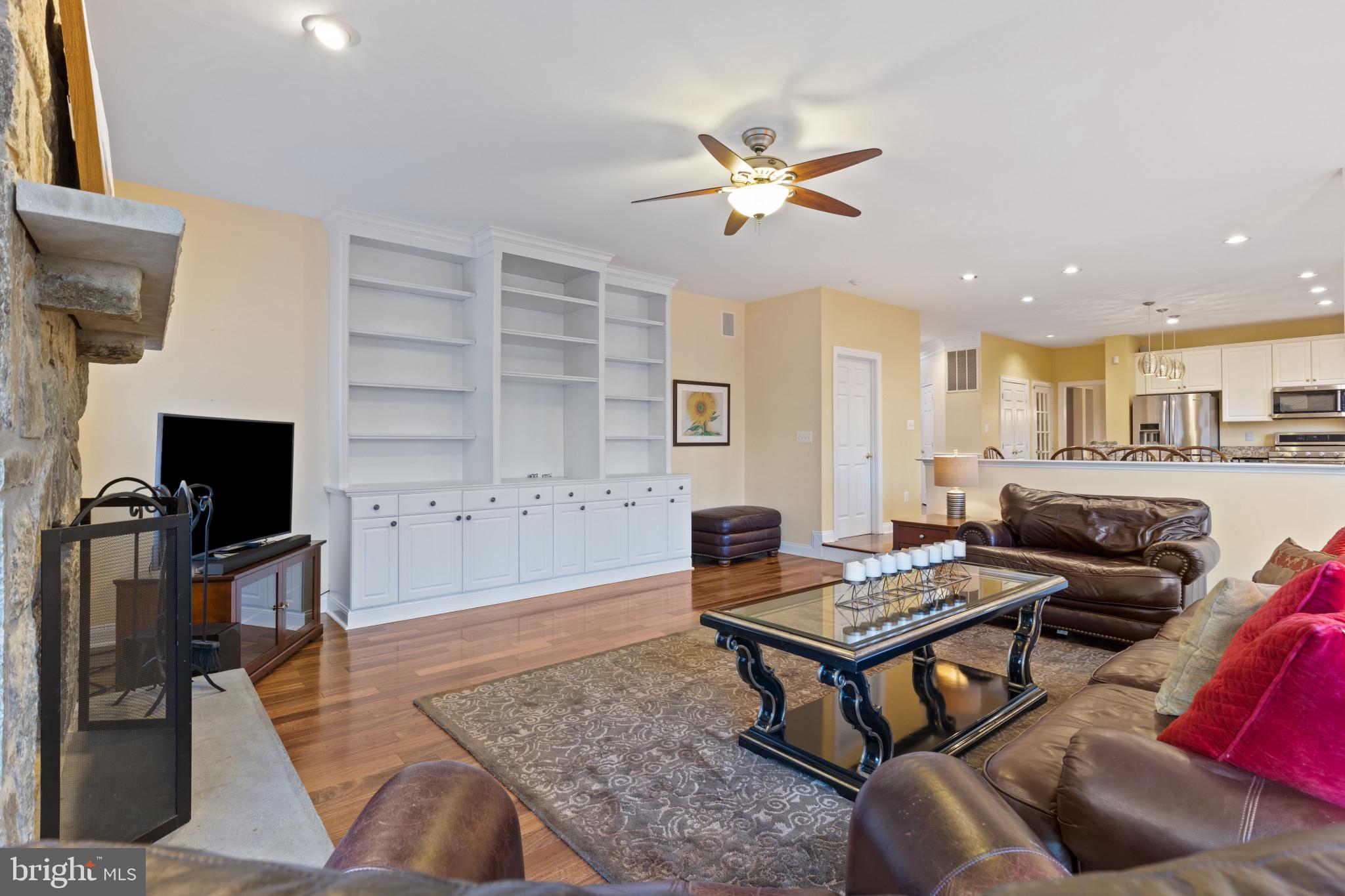 SOUTH RIVER COLONY - Residential