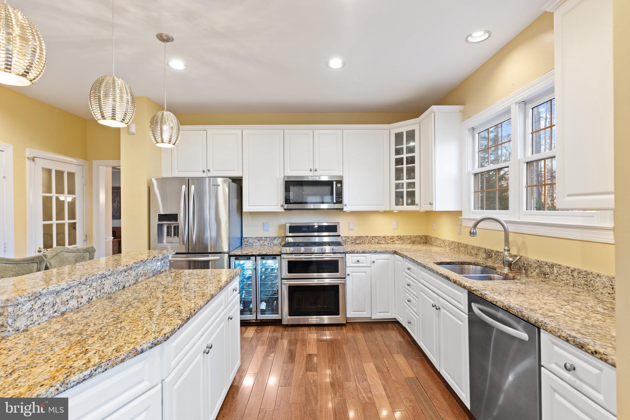 SOUTH RIVER COLONY - Residential