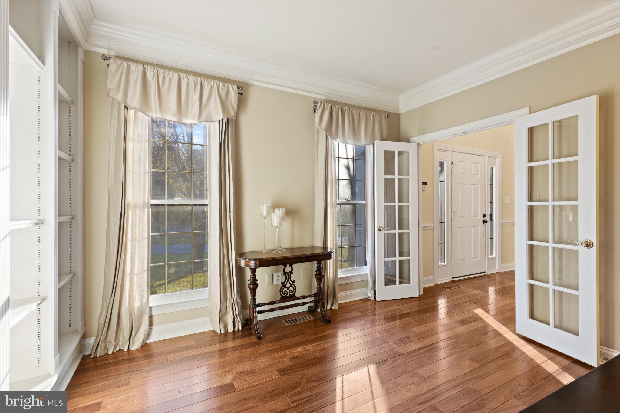 SOUTH RIVER COLONY - Residential