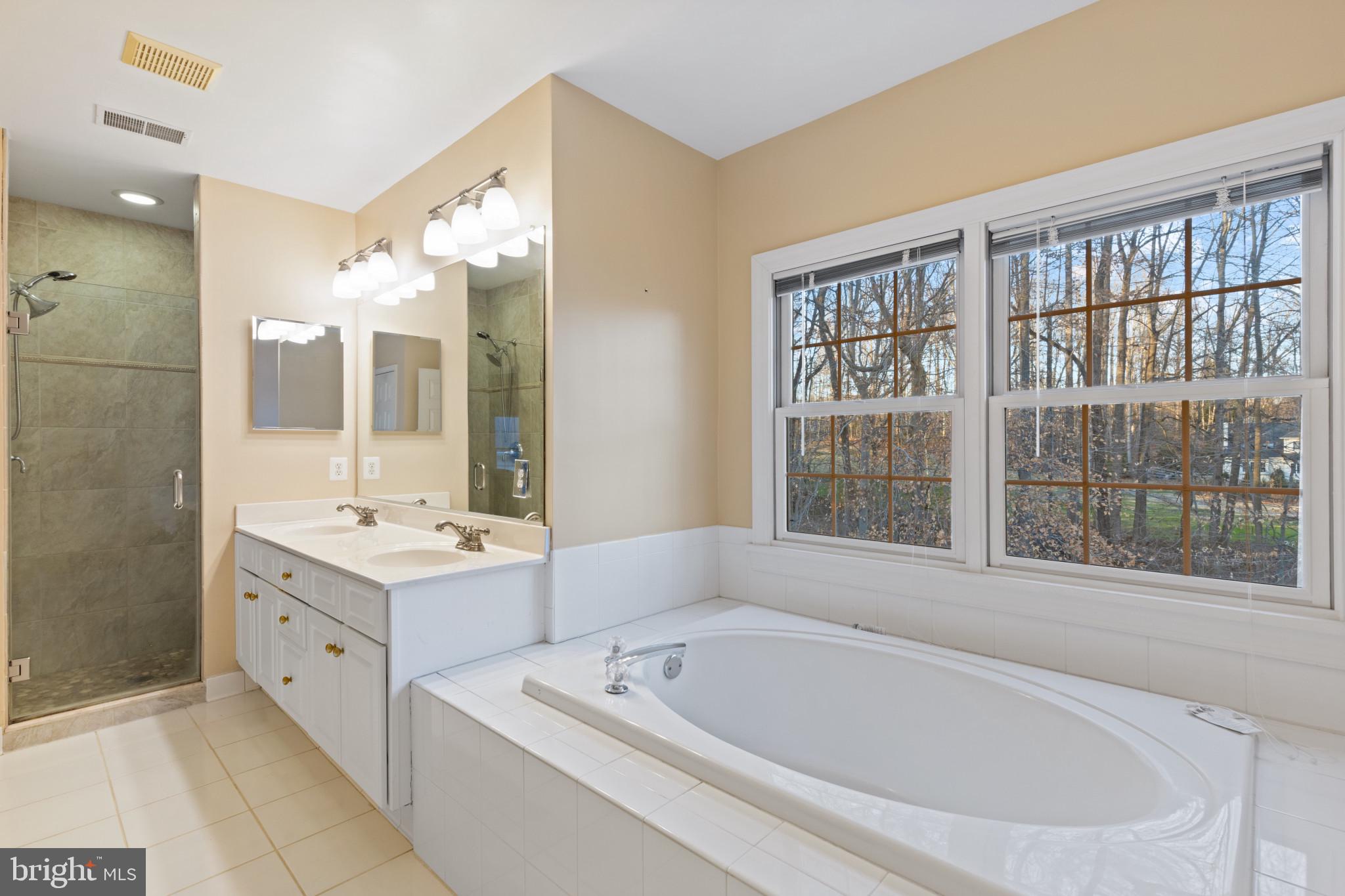 SOUTH RIVER COLONY - Residential