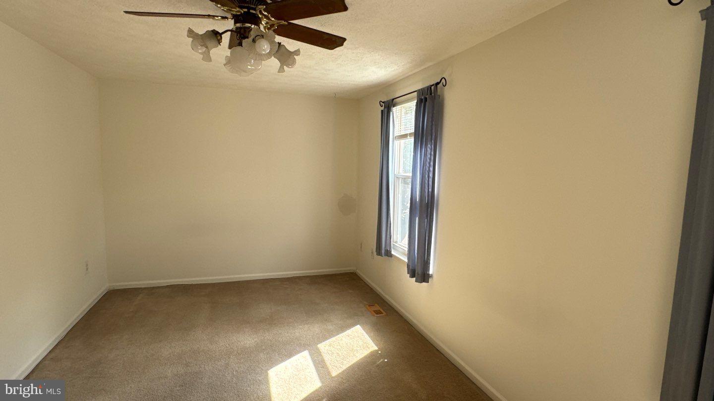 GLEN OAKS - Residential Lease