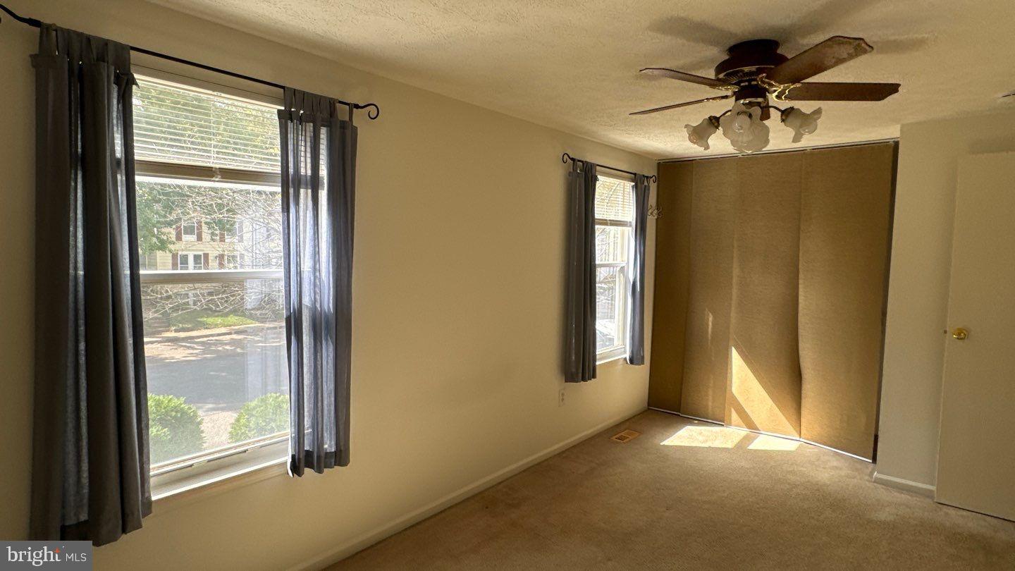 GLEN OAKS - Residential Lease