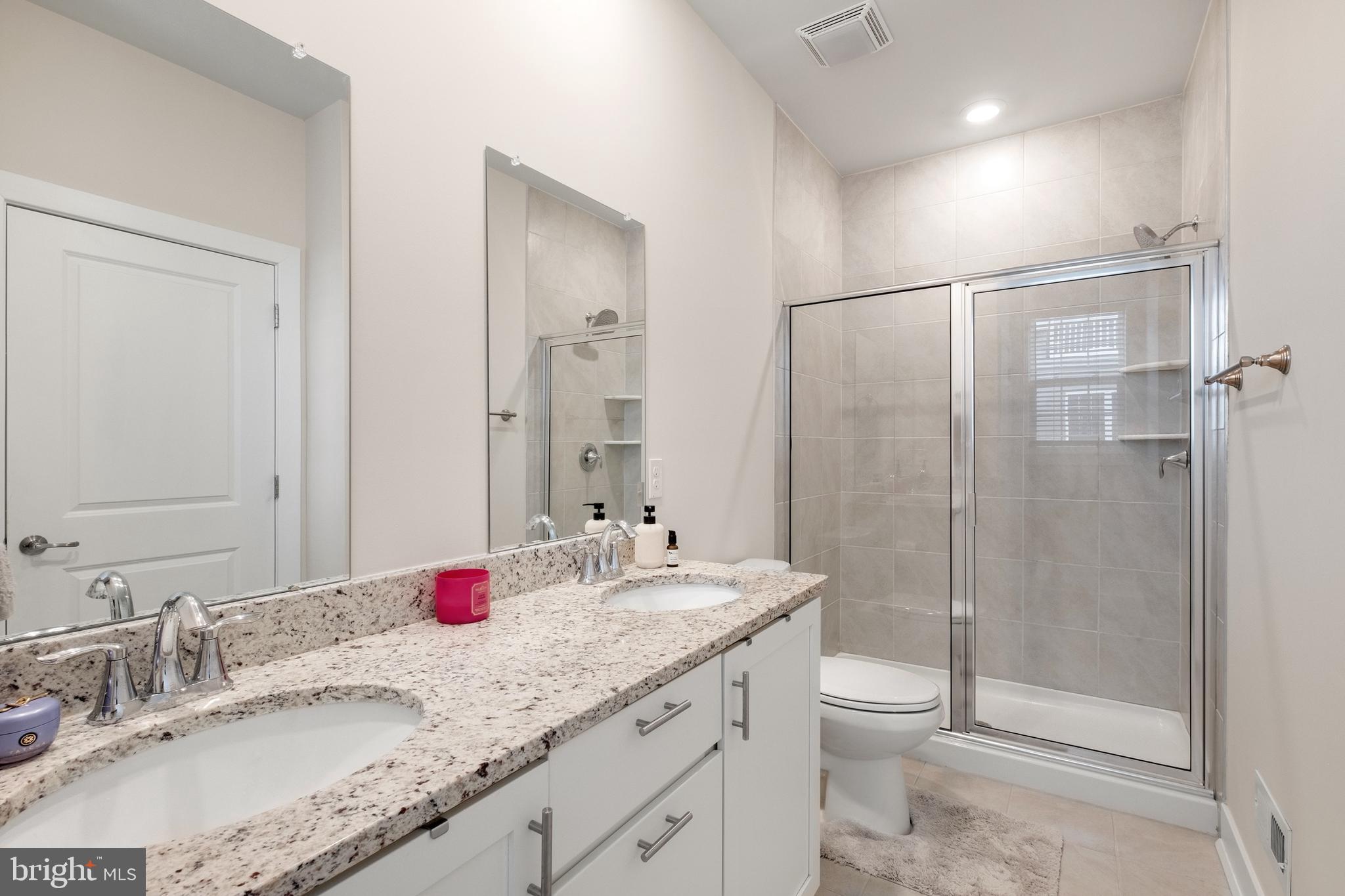 WATERSIDE - Residential