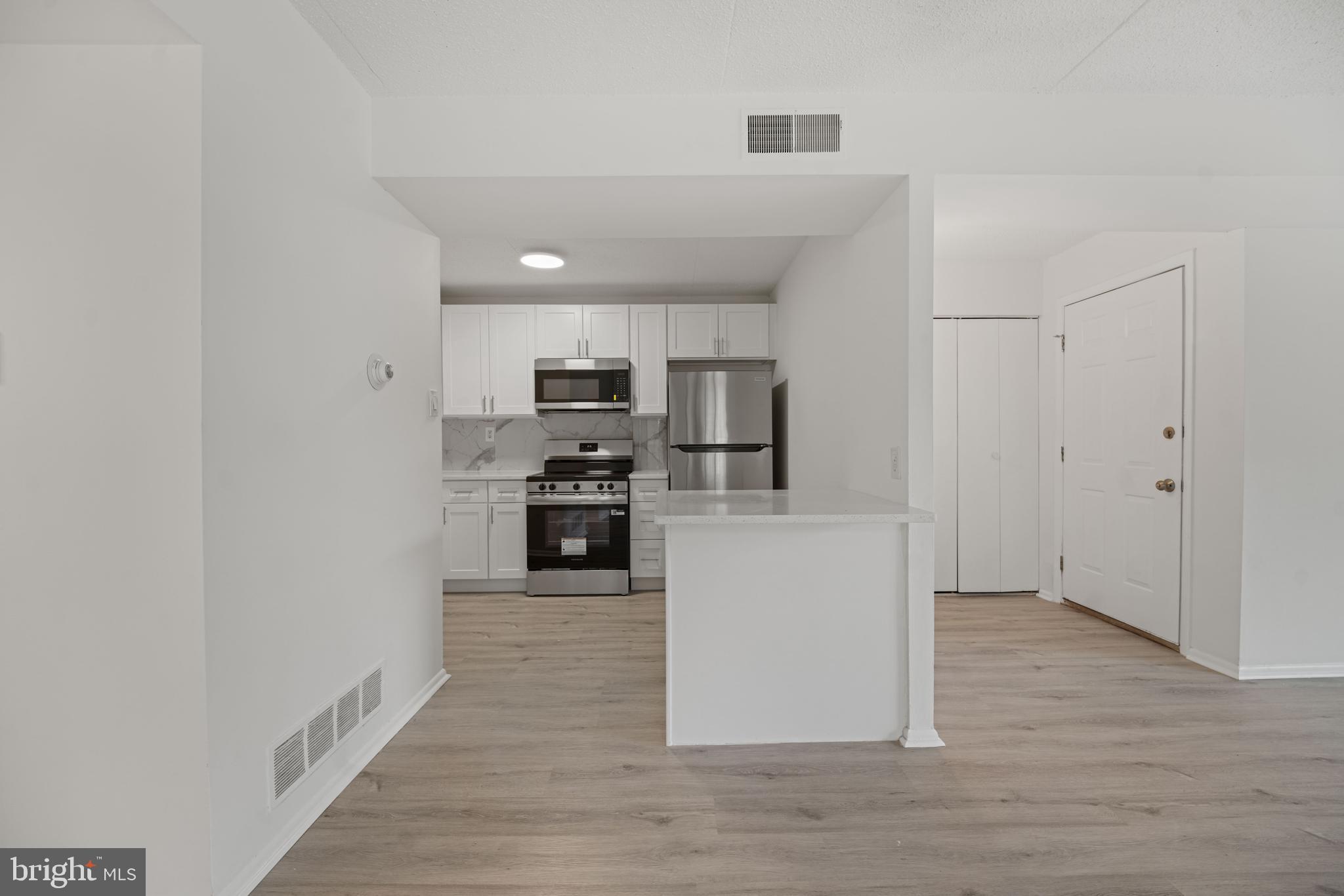 PUTNAM VIL - Residential