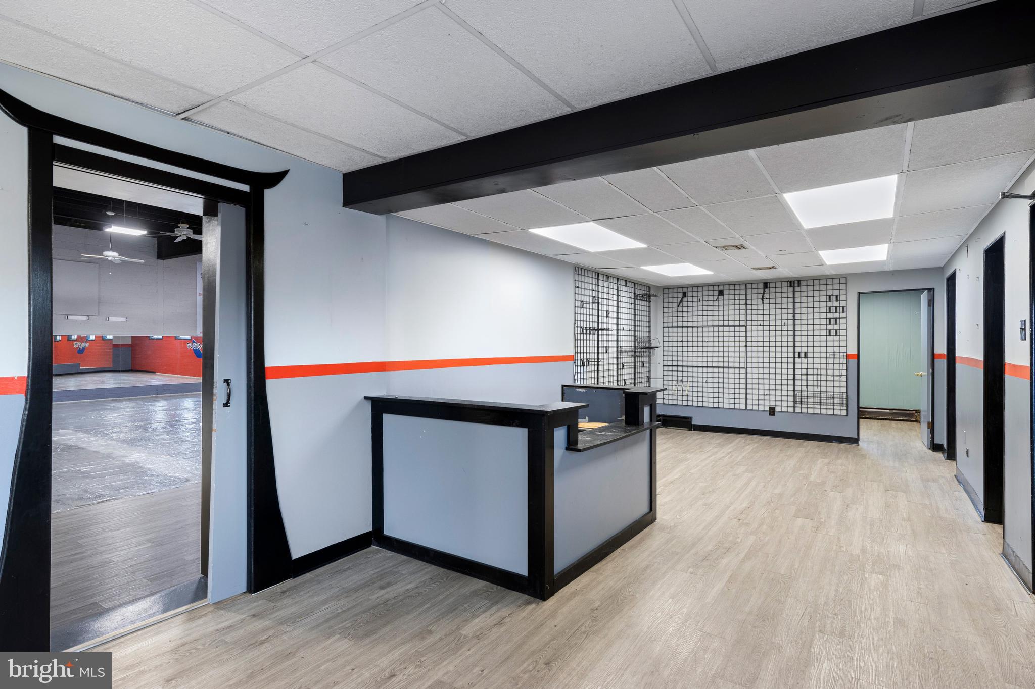 SAINT ALBANS - Commercial Lease