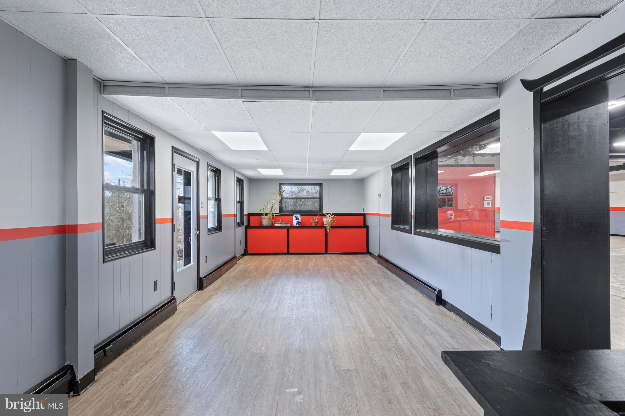 SAINT ALBANS - Commercial Lease